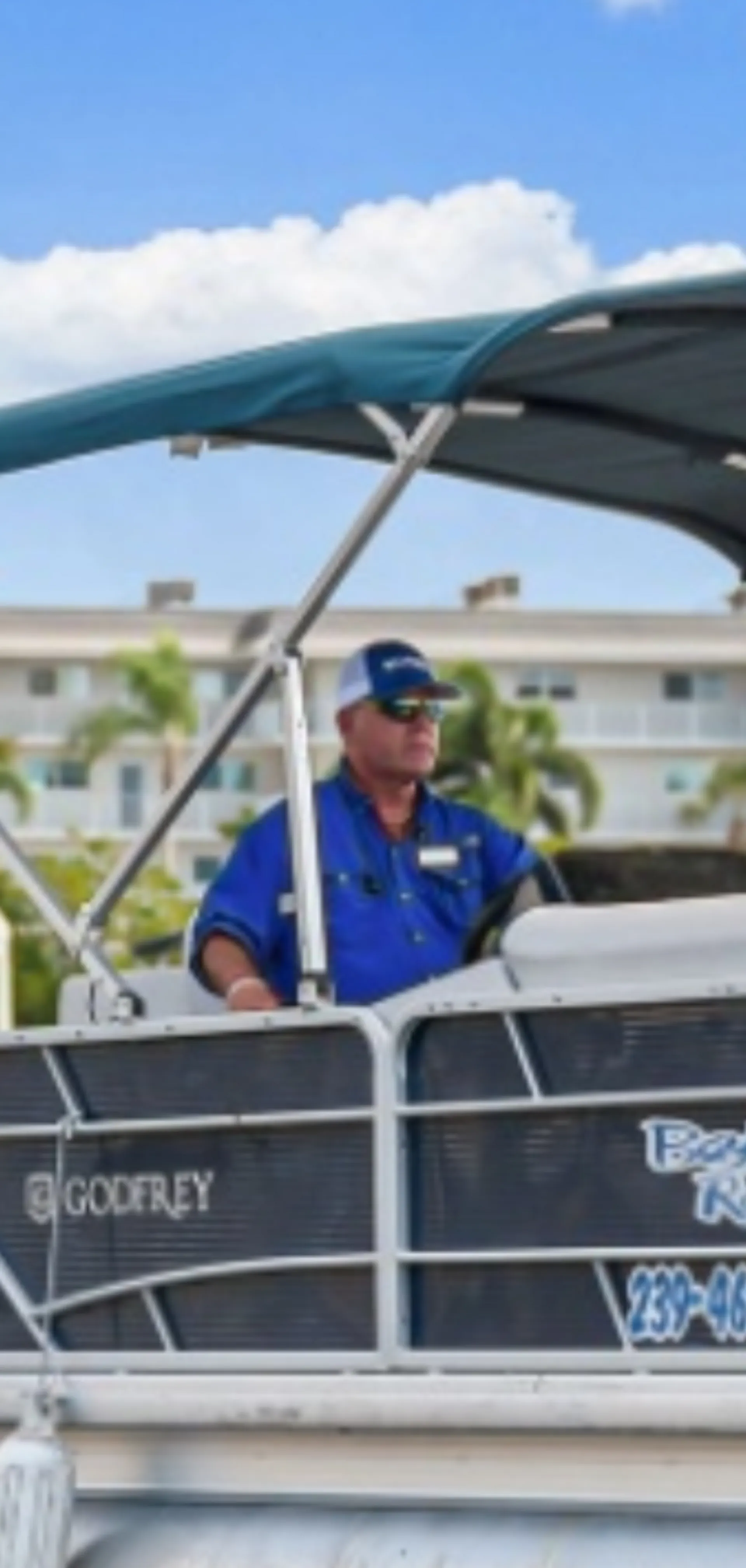 19' StarCraft bow rider in the heart of Naples