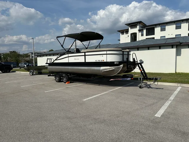 Rent a BARLETTA BOATS pontoon in Fort Myers, FL near me