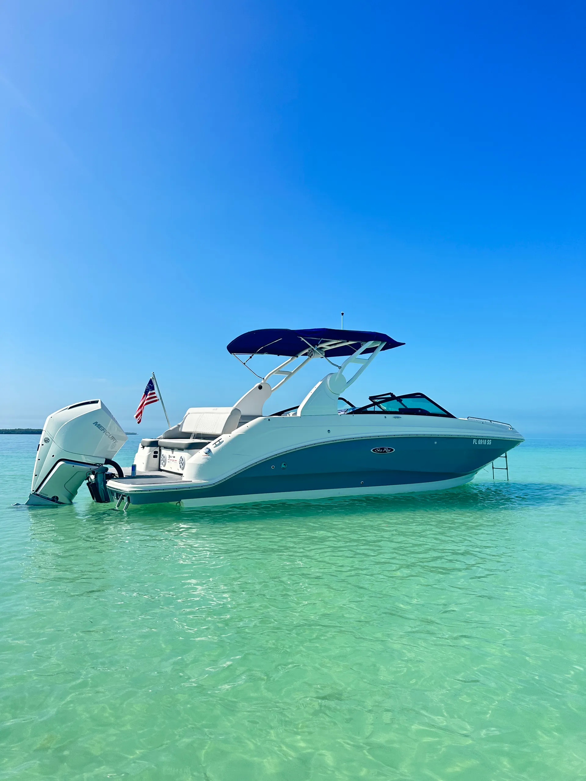 Private Luxury Sandbar Charter | Sea Ray 250 | Salty SandBars Key West