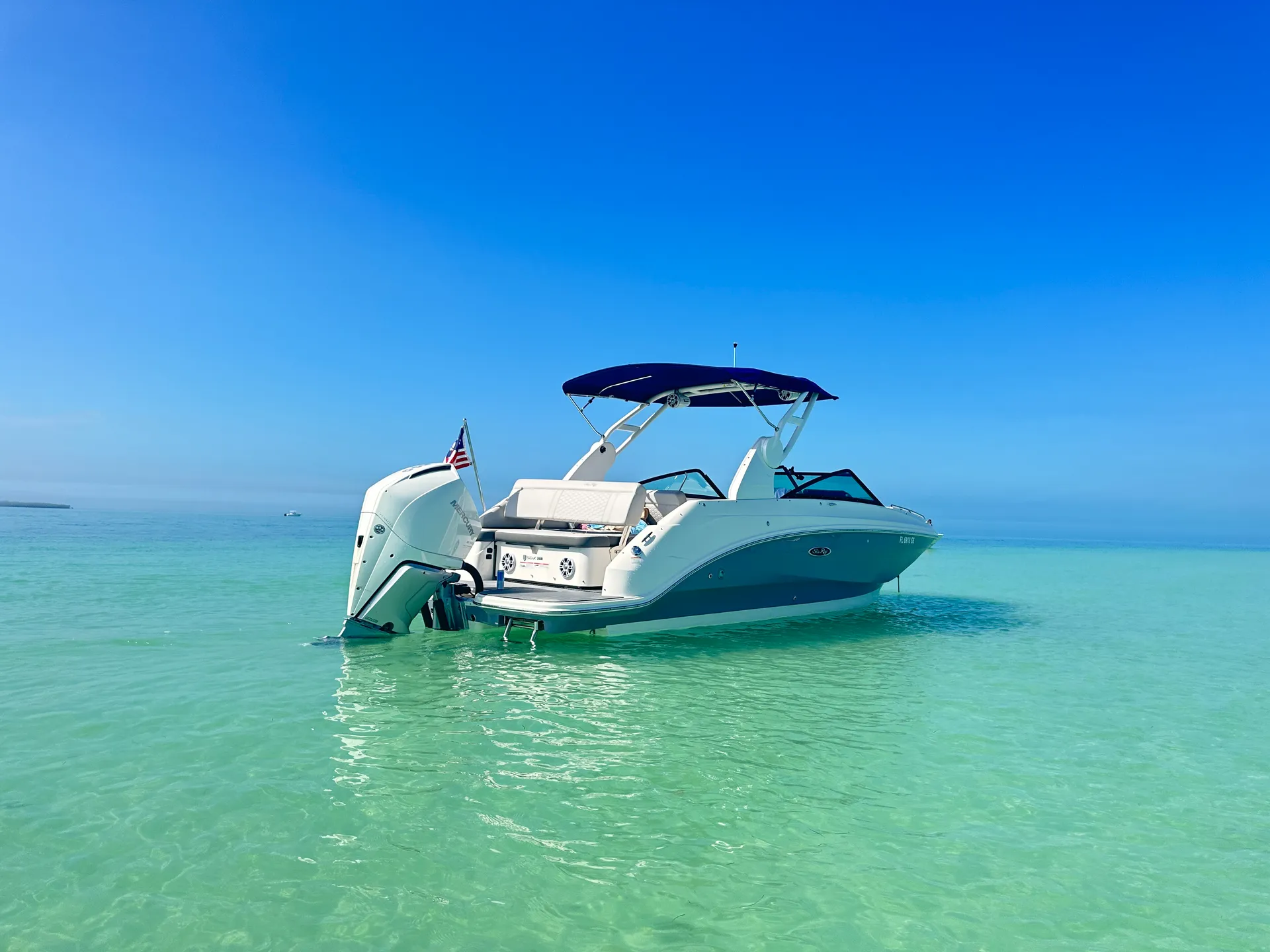 Private Luxury Sandbar Charter | Sea Ray 250 | Salty SandBars Key West