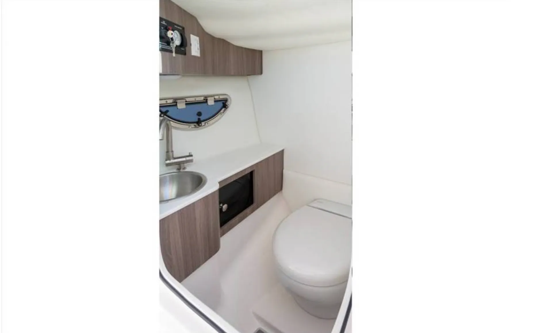 MONTEREY BOATS M-65 in Miami Beach, FL — photo 6