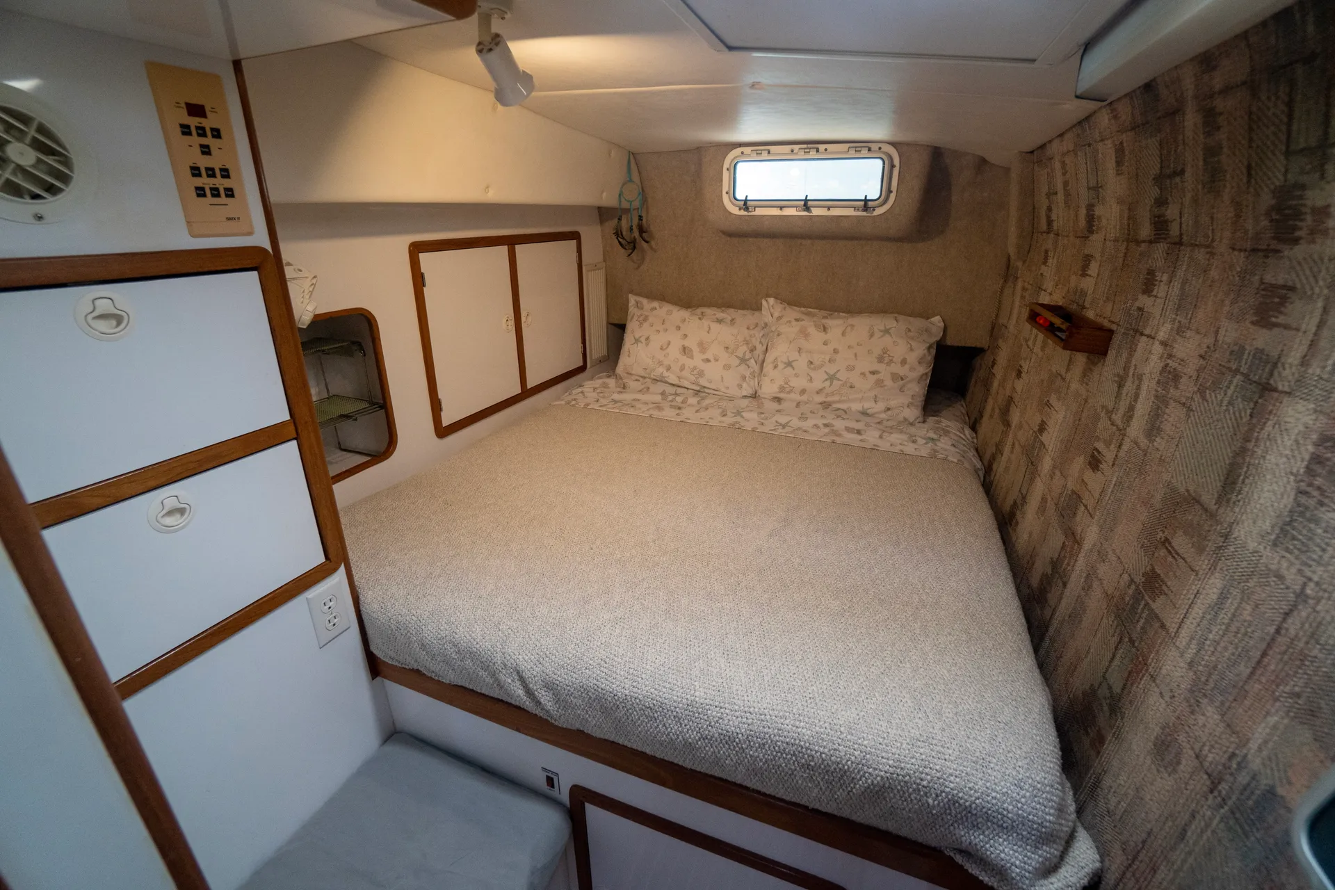 Exclusive Yacht Adventure – Snorkeling, Sandbars & Water Activities