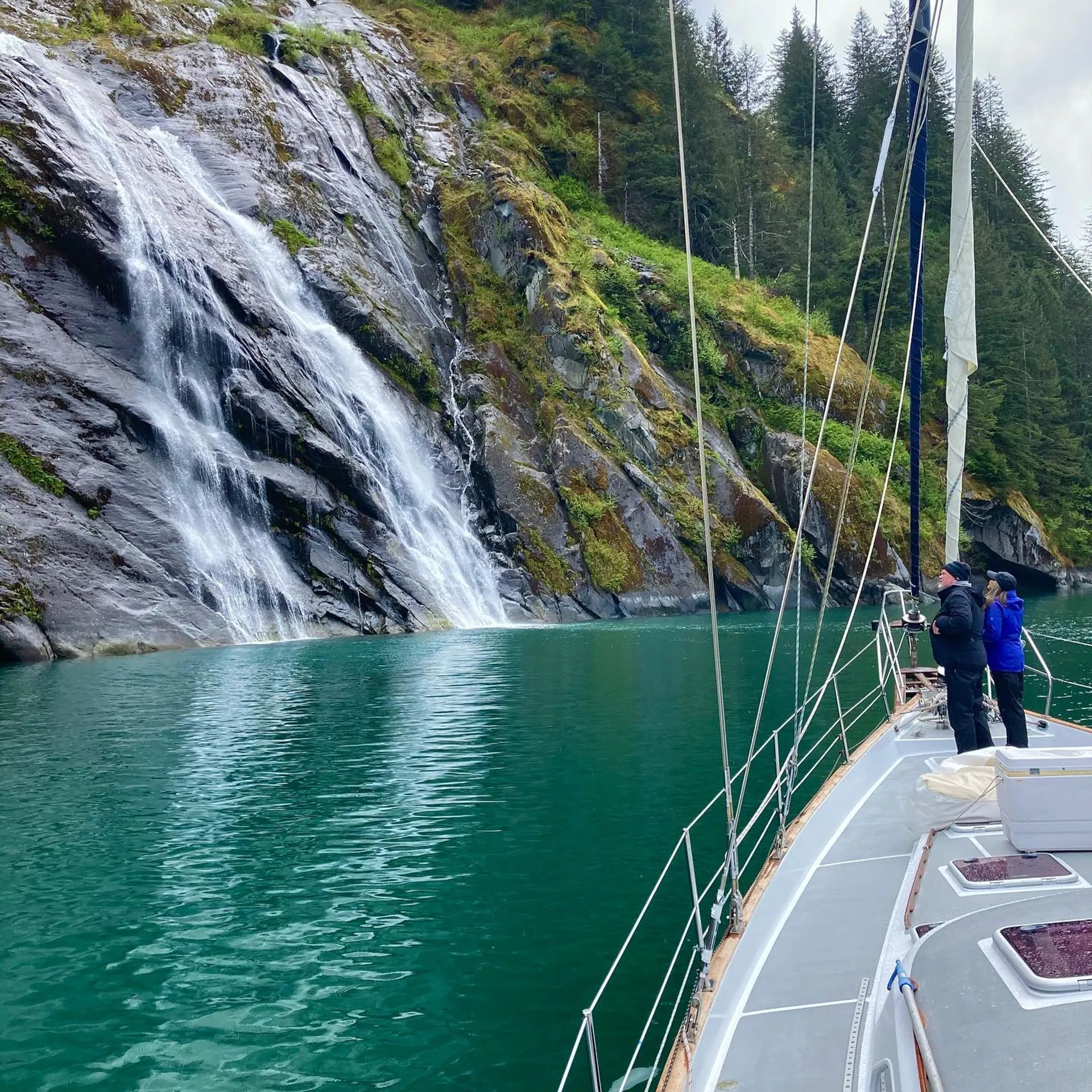 72' Sailboat with large Jacuzzi on deck (Everett, WA)