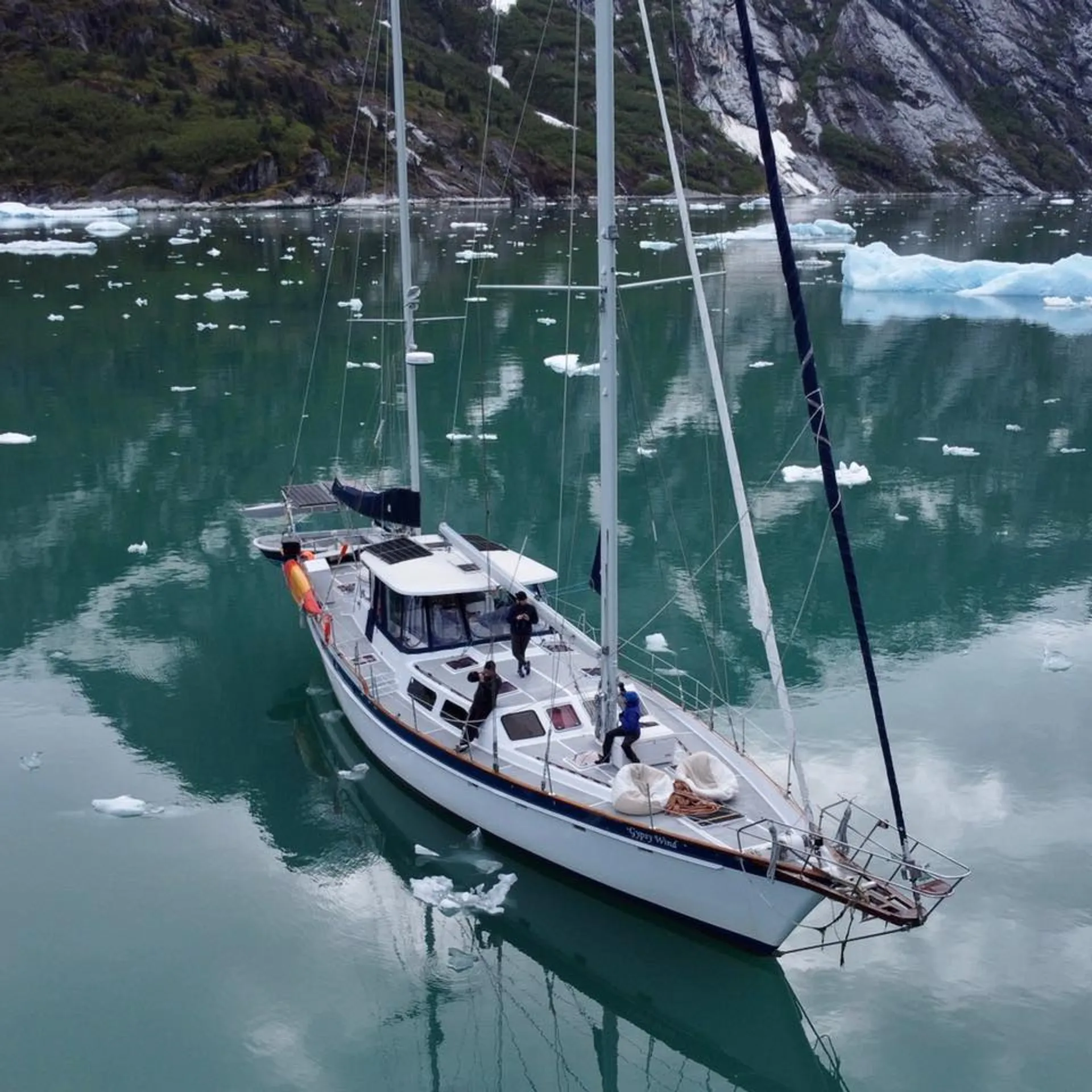 Sail the San Juan Islands  72' Sailboat with large Jacuzzi (Anacortes)