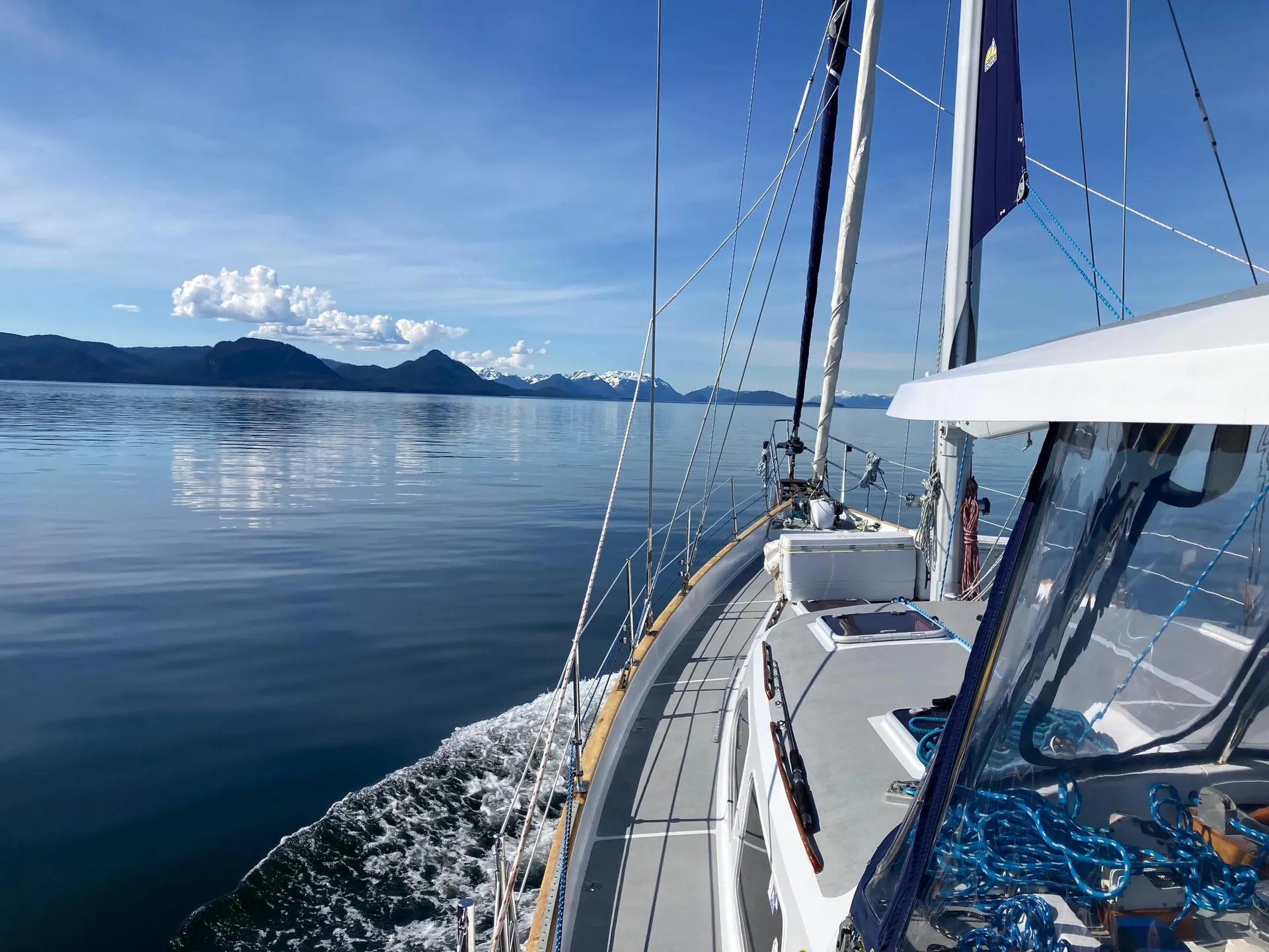 Sail the San Juan Islands  72' Sailboat with large Jacuzzi (Anacortes)