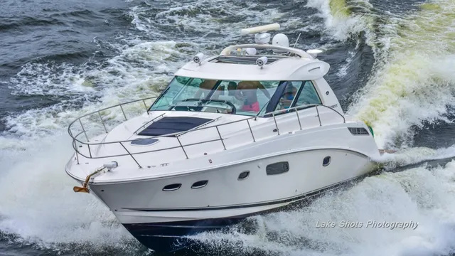 Rent a Sea Ray Boats motor yacht in Sunrise Beach, MO near me