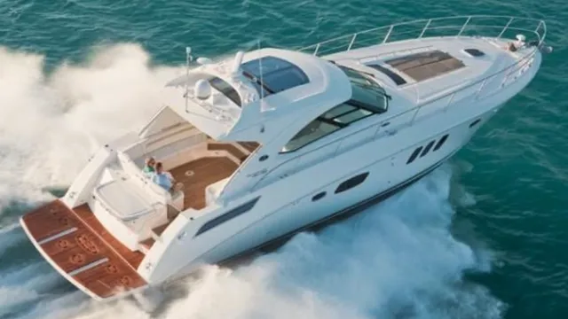 Rent a Sea Ray Boats motor yacht in Osage Beach, MO near me