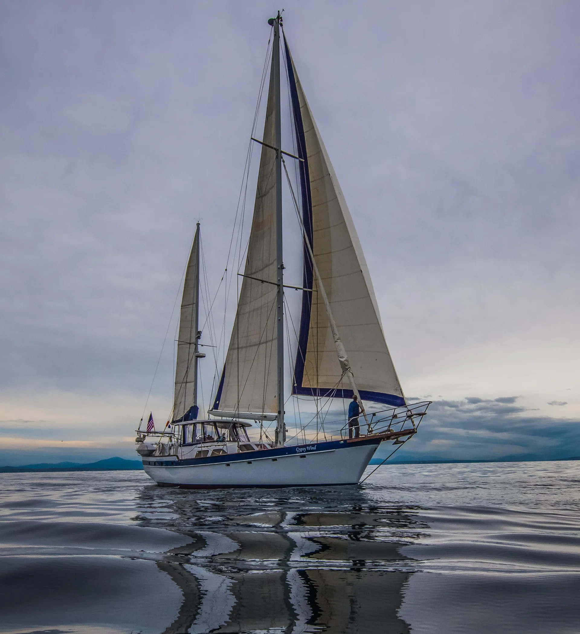 Sail the San Juan Islands  72' Sailboat with large Jacuzzi (Anacortes)