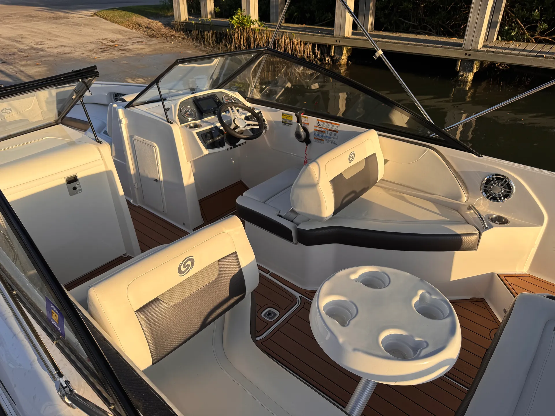 HURRICANE BOATS SD 235 OB in Vero Beach, FL — photo 10