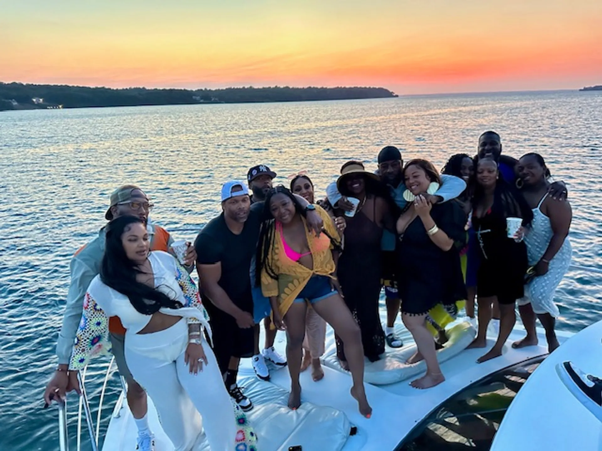 50' Yacht, 12 Guests, All Inclusive, Watersports, fuel, BBQ