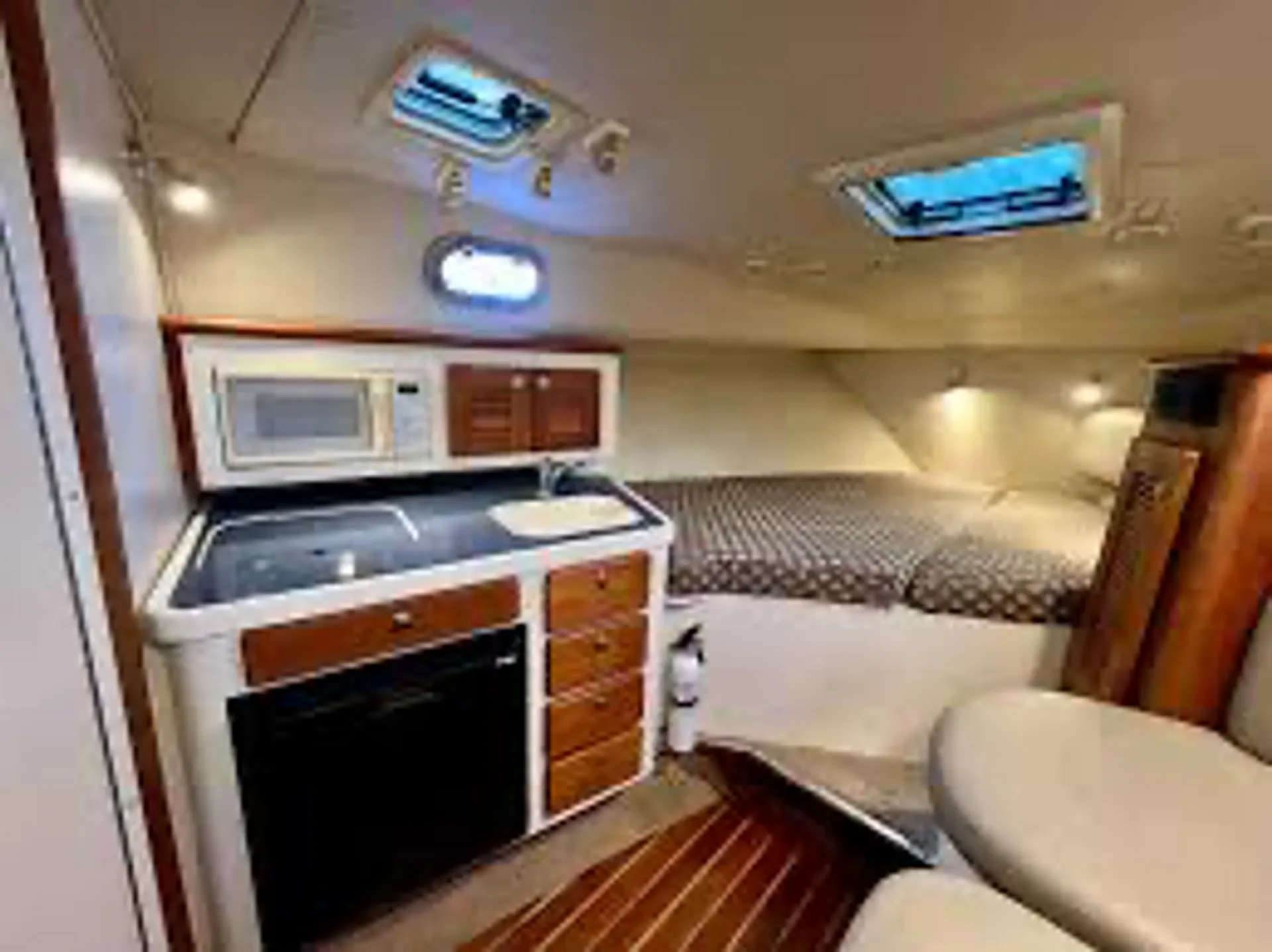 Adventure Awaits! 35' Pursuit for Fishing & Cruising