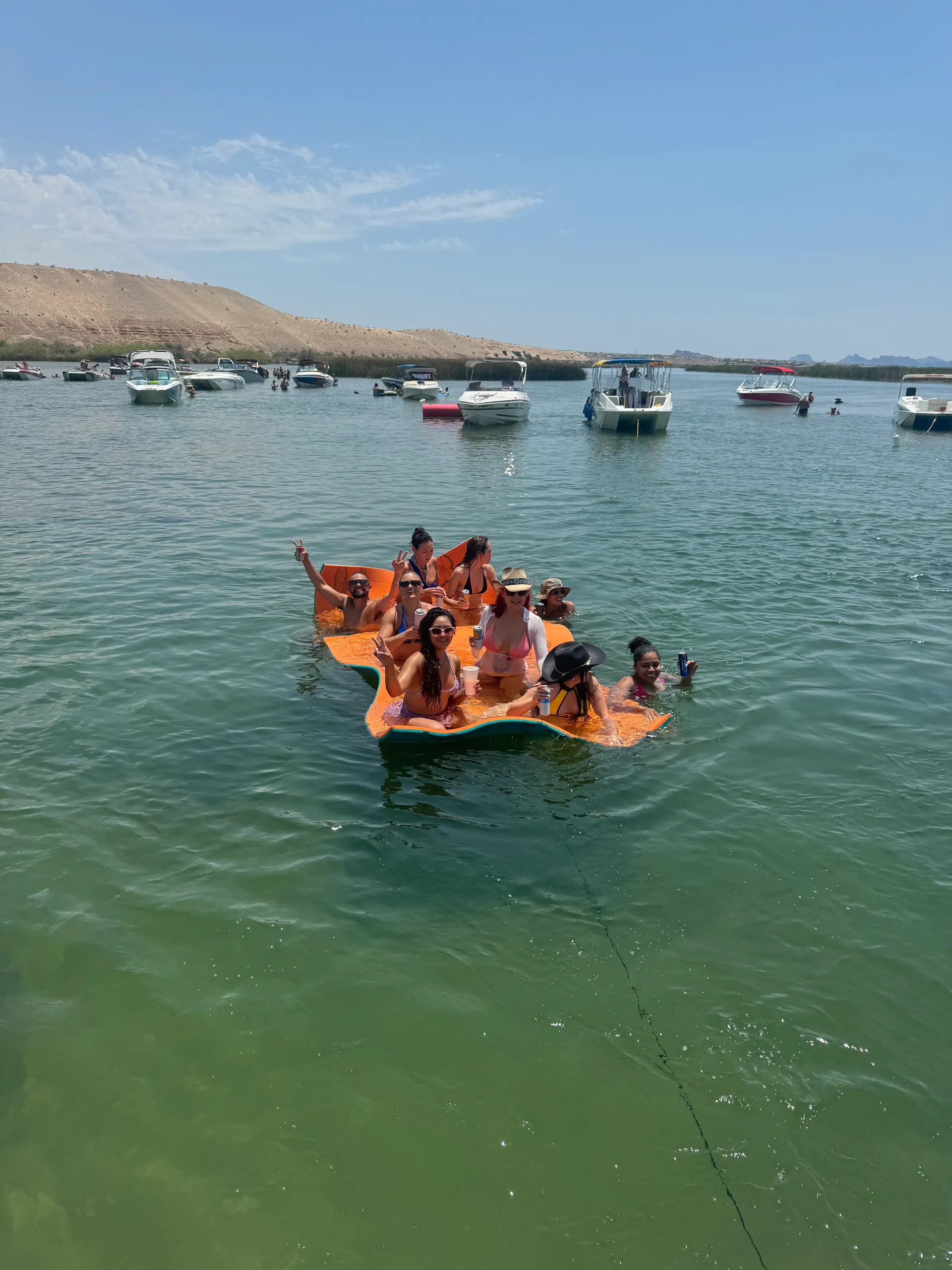 26' PARTY-TOON - CAPTAIN INCLUDED