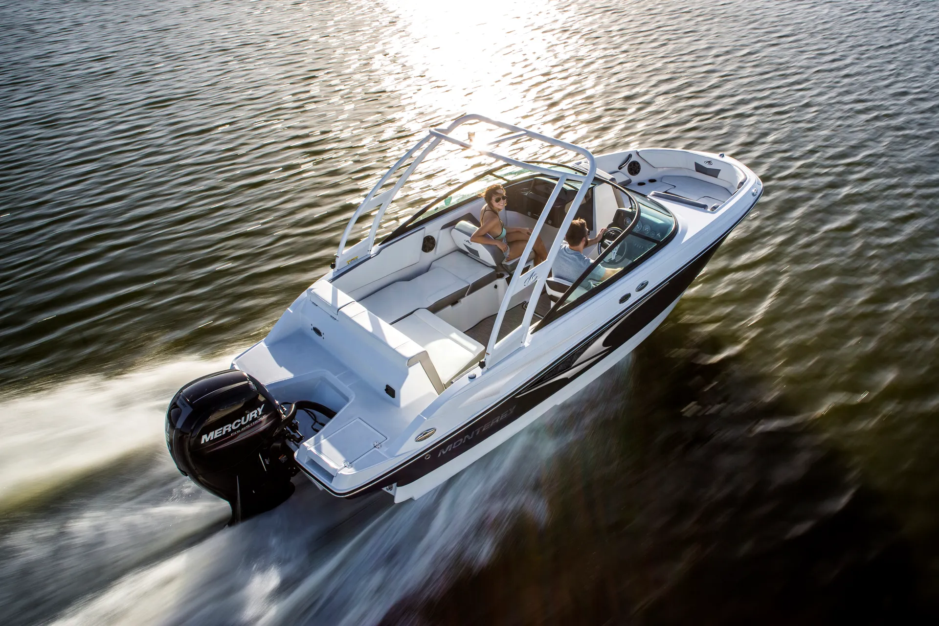 High-Performance Ski Boat – Tubing, Water Skiing & Lake Minnetonka Fun
