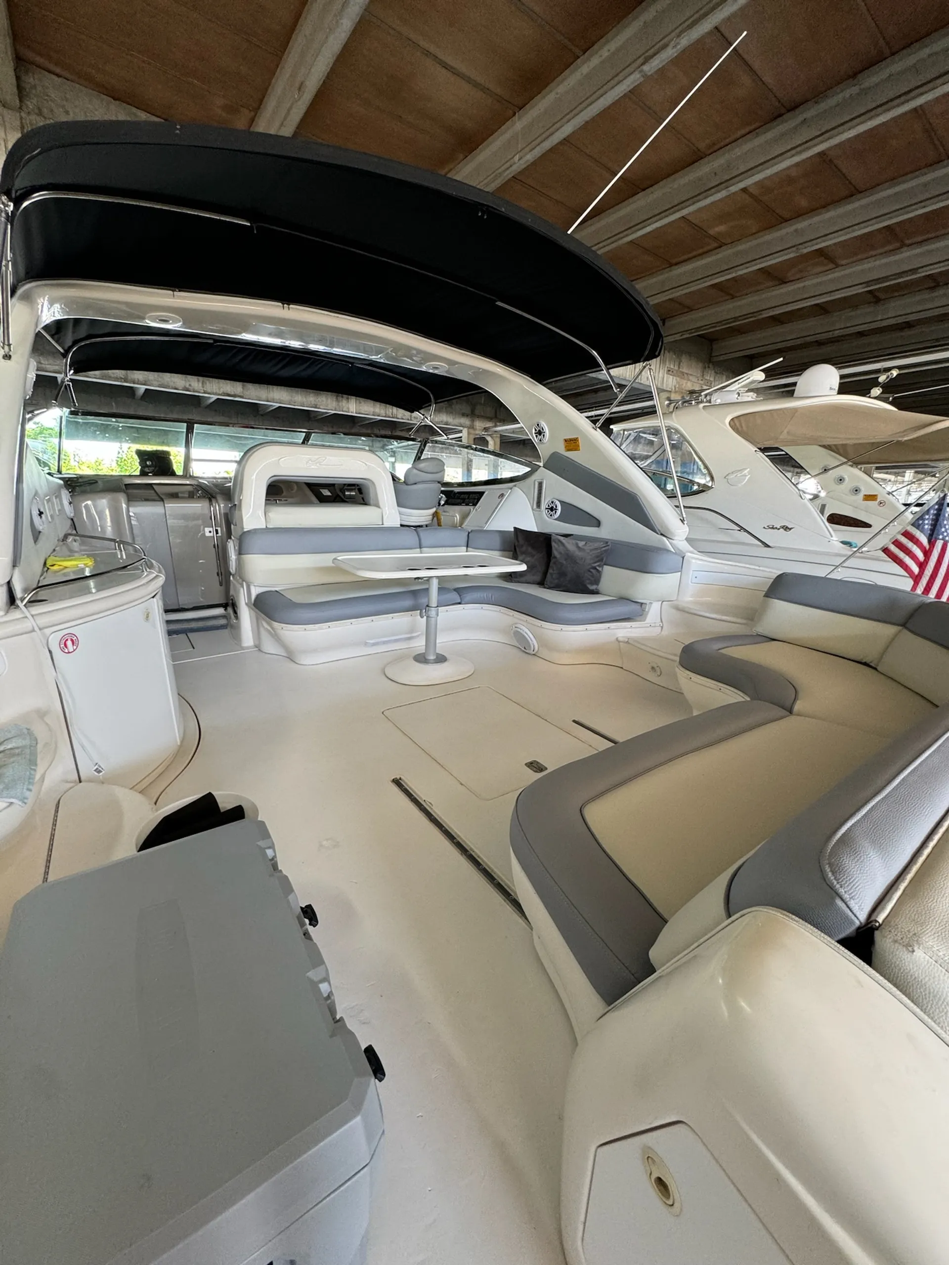 SPACIOUS 60' SEA RAY WITH 1 FREE HOUR MONDAY-THURSDAY