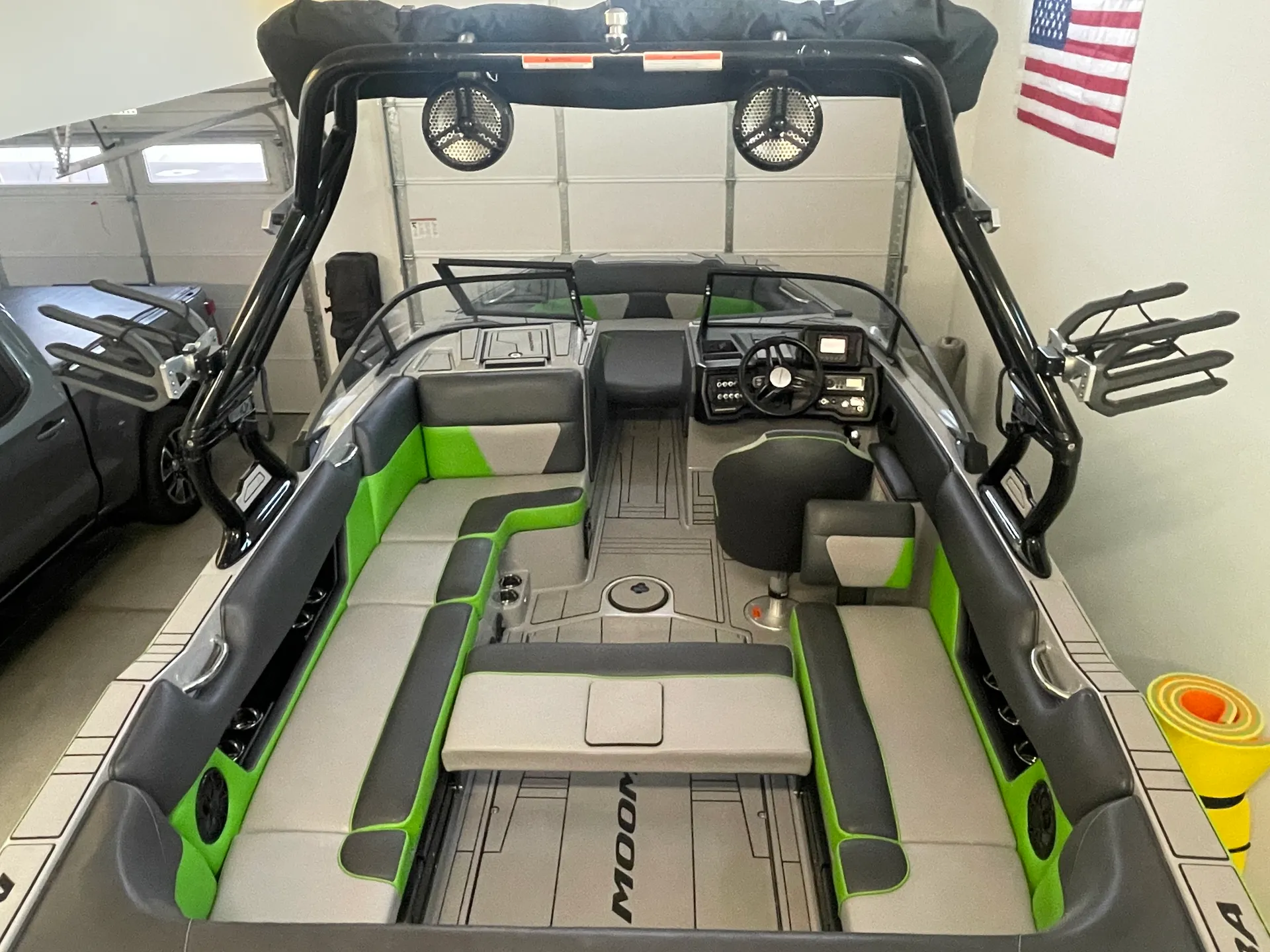 2022 Moomba Max– Wakeboard, Tube & Cruise Lake Pleasant with a Captain