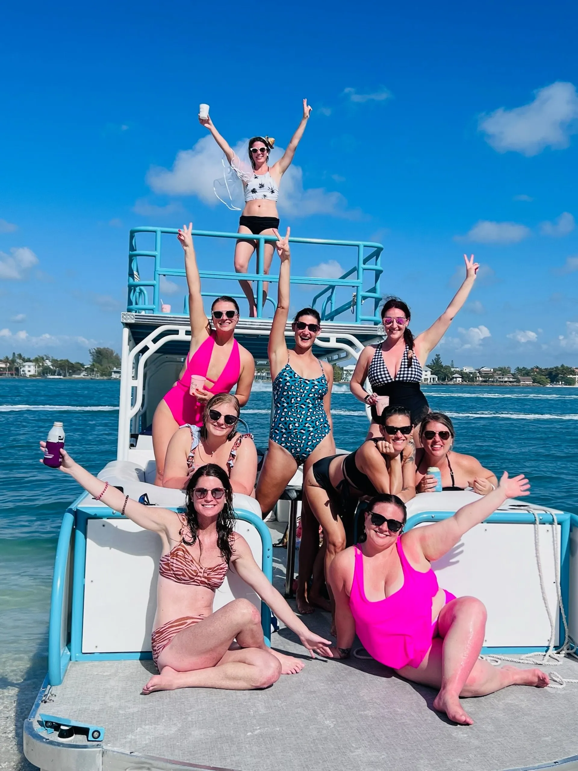 Aloha 30 Sundeck with Slide – Ultimate party boat! Hidden Cove