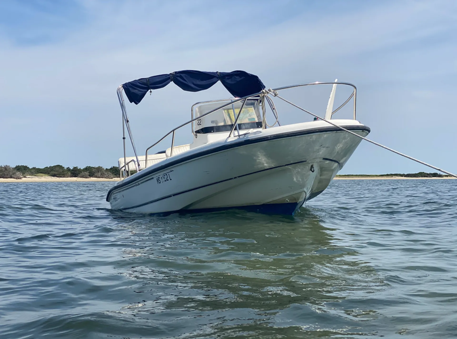 Boston Whaler 18 Dauntless Center Console  in Nantucket, MA — photo 5