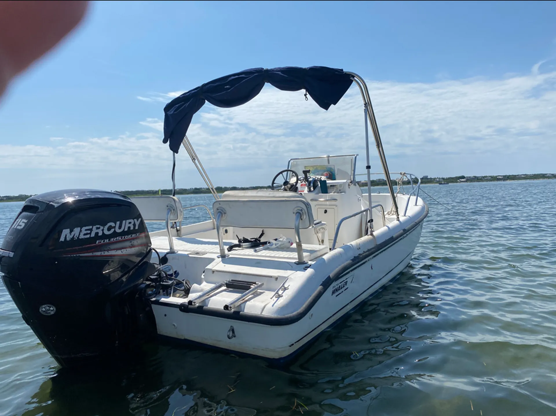 Boston Whaler 18 Dauntless Center Console  in Nantucket, MA — photo 4