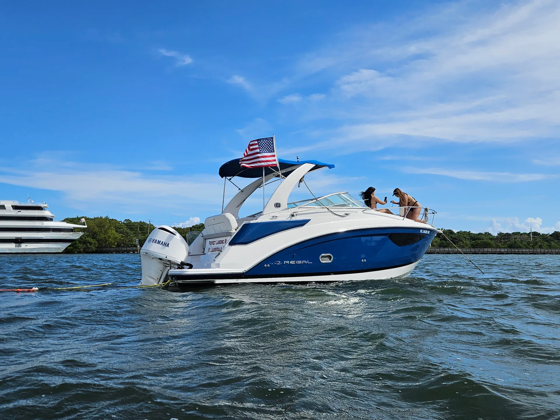 2019 Regal 26 XO – Luxury Express Cruiser with A/C, Full Cabin & Yamah
