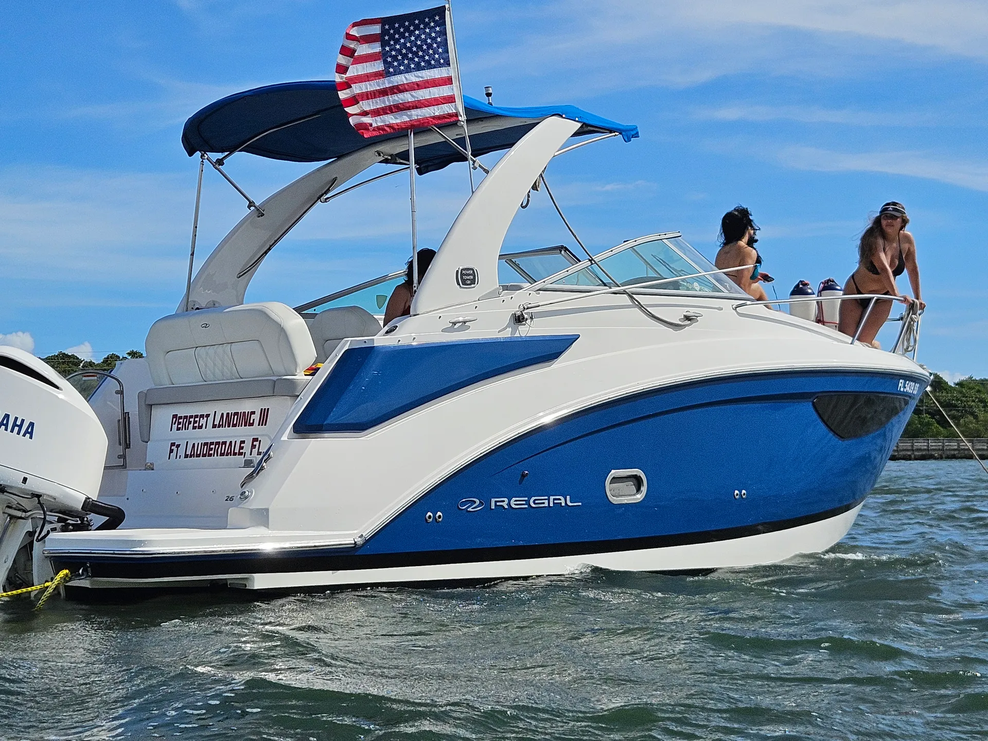2019 Regal 26 XO – Luxury Express Cruiser with A/C, Full Cabin & Yamah