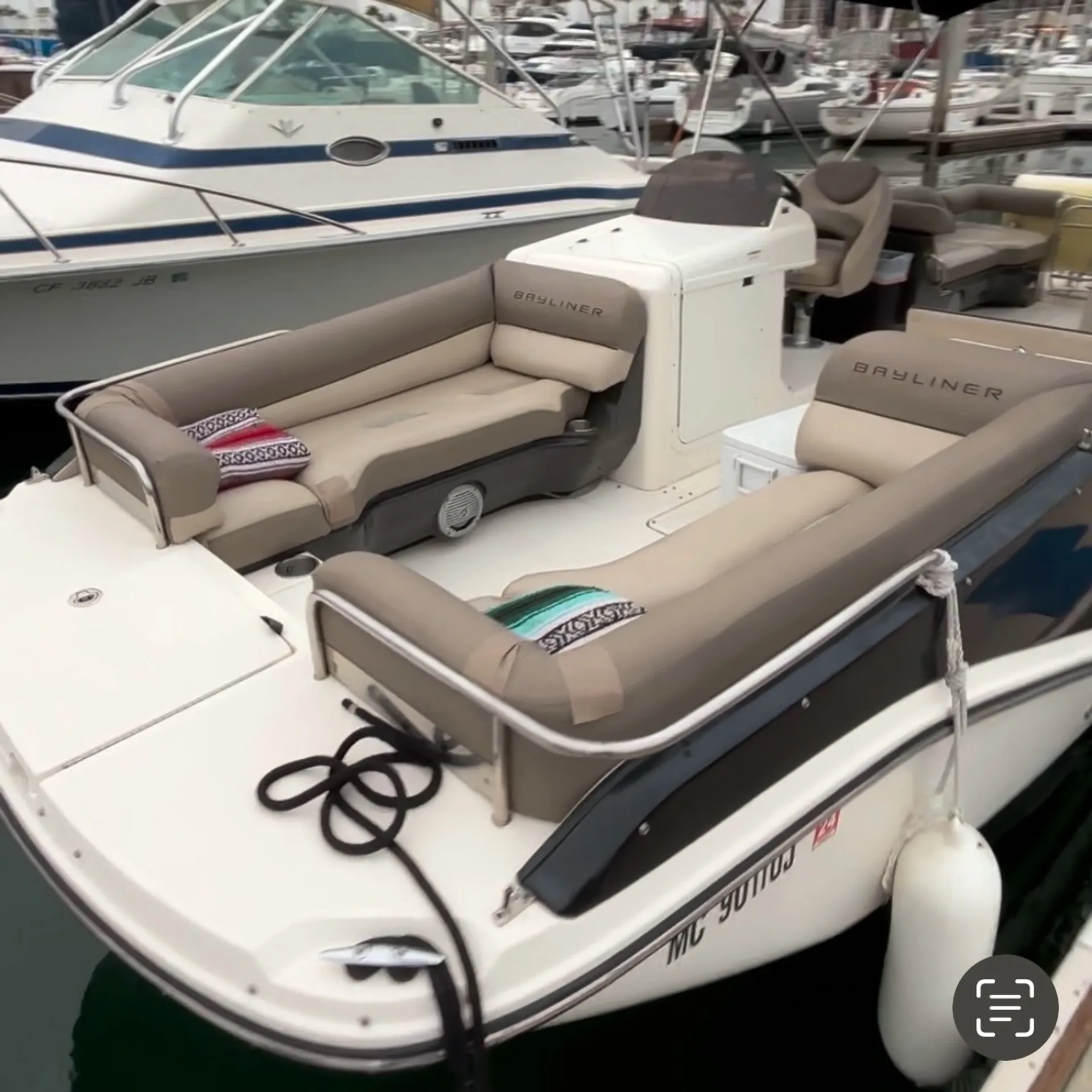 Chill 30' Deck Boat, Water Toys, BYOB 🍹🍸🥂🍾👙🏝️, includes Captain