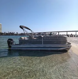 2025 SunTracker Pontoon – Smooth, Spacious & Ready for Fun!