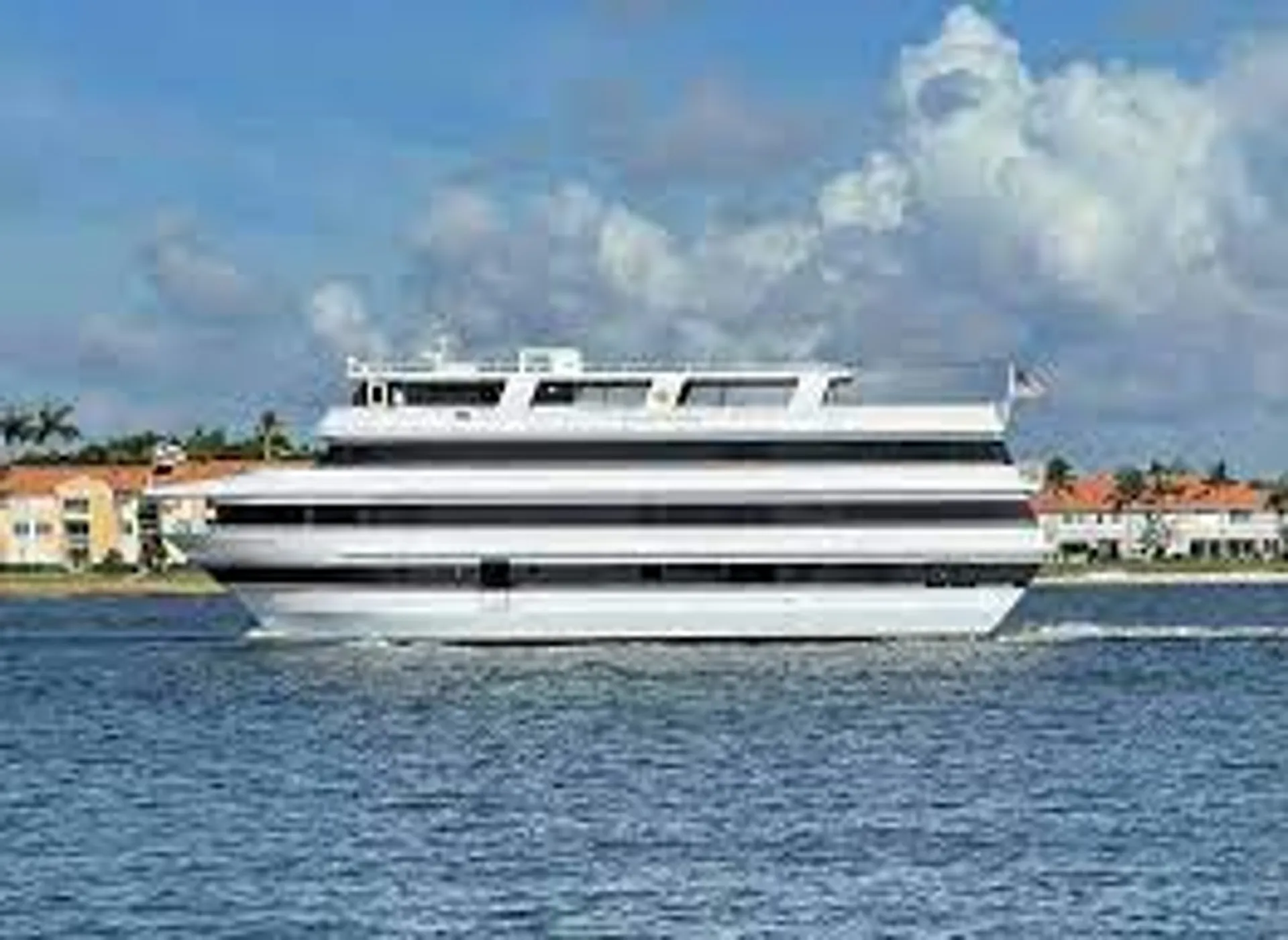 Sir Winston  128' in Boston, MA