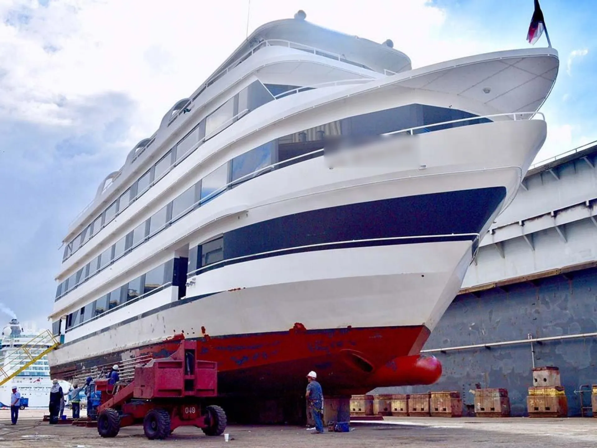 Sir Winston  128' in Boston, MA — photo 2