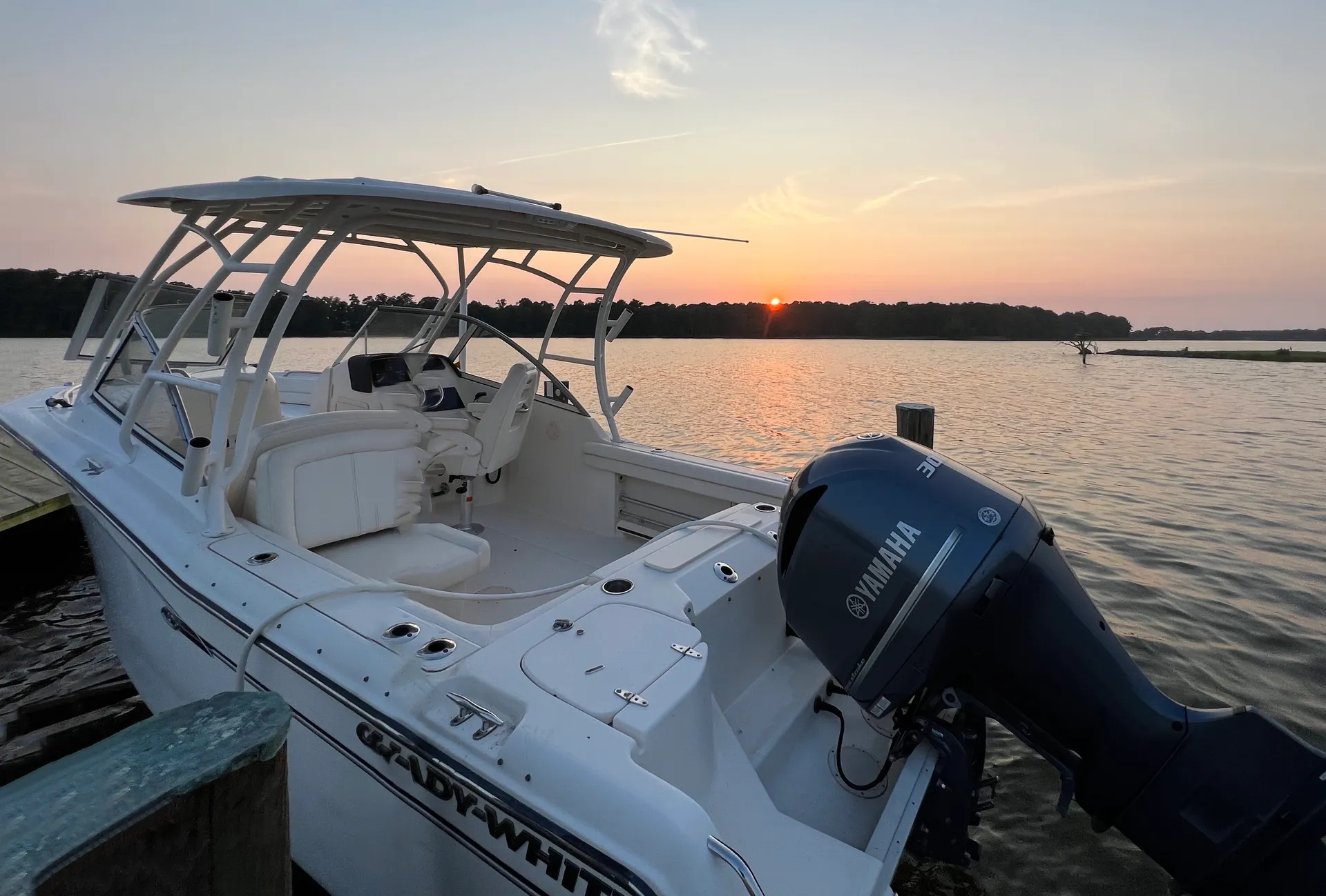 Explore the Gulf and Florida Bays on an Exceptional 25 Ft Grady-White 