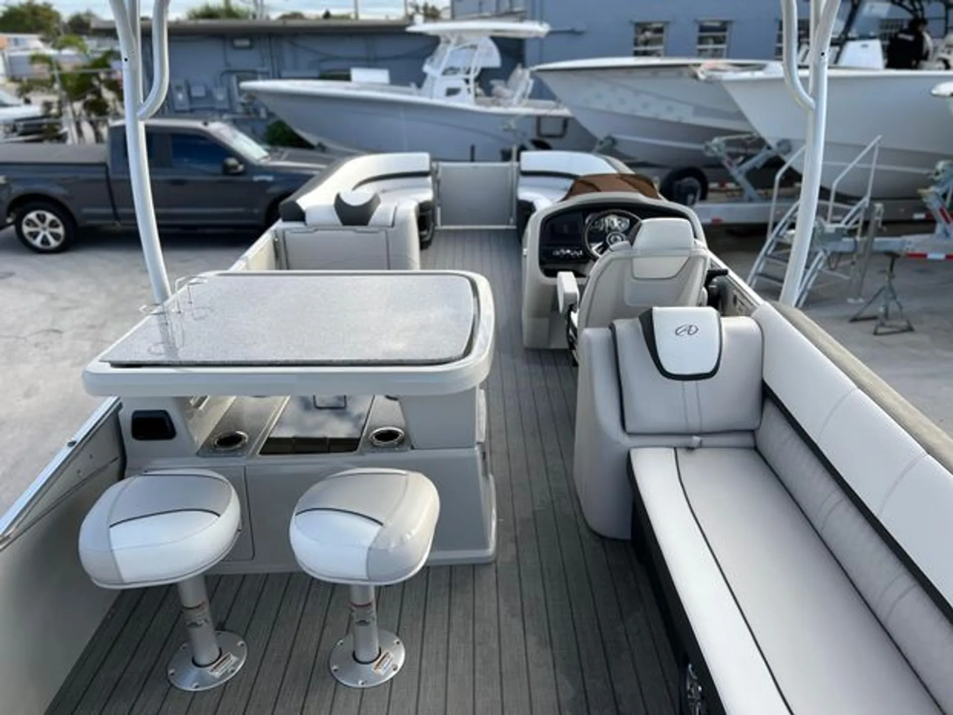 New Avalon Funship Double-Decker Pontoon with Bar and Slide 