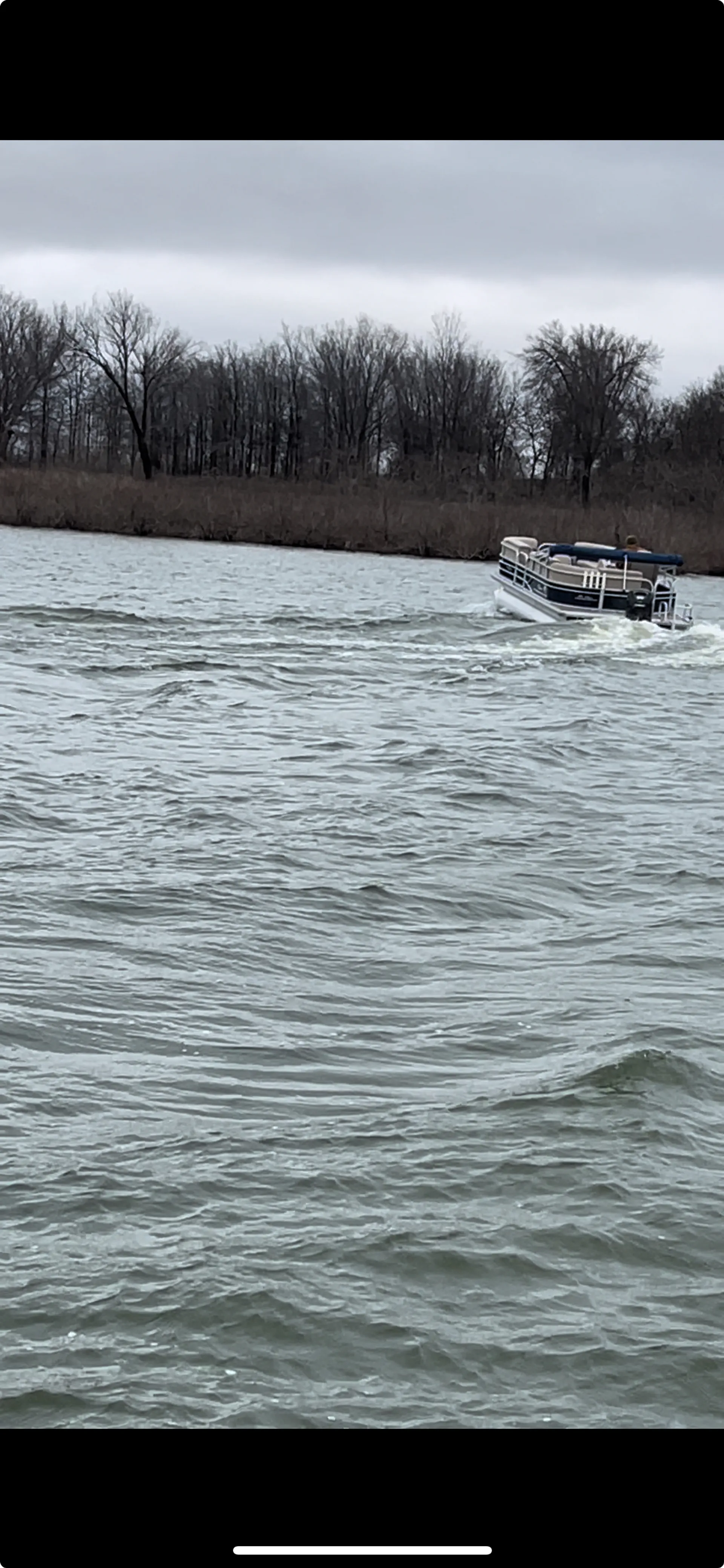 20ft Party Barge – 90HP Pontoon for the Ultimate Lake Adventure!