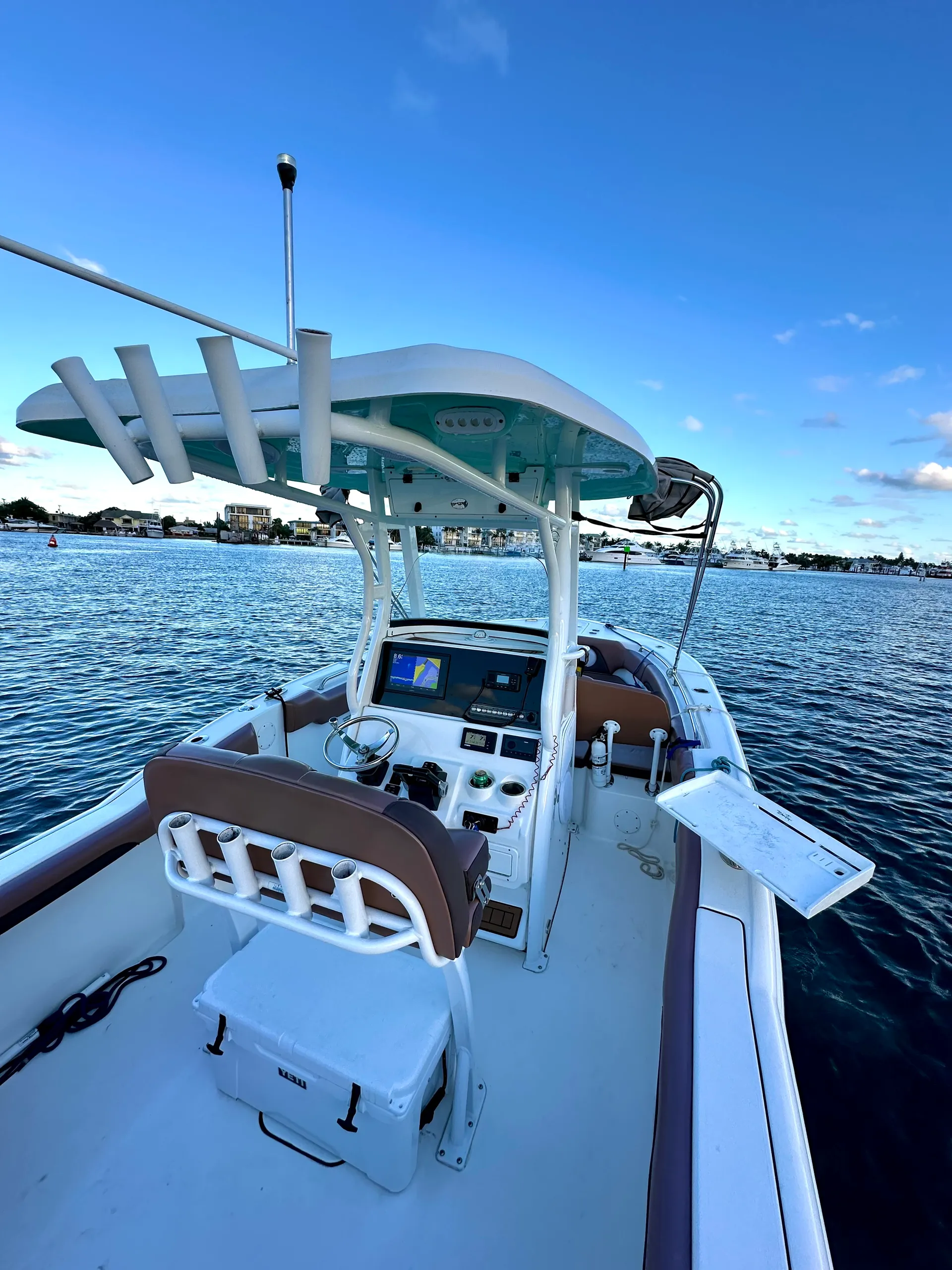 TIDEWATER BOATS 252CC ADVENTURER W/2-150HP in Riviera Beach, FL — photo 4