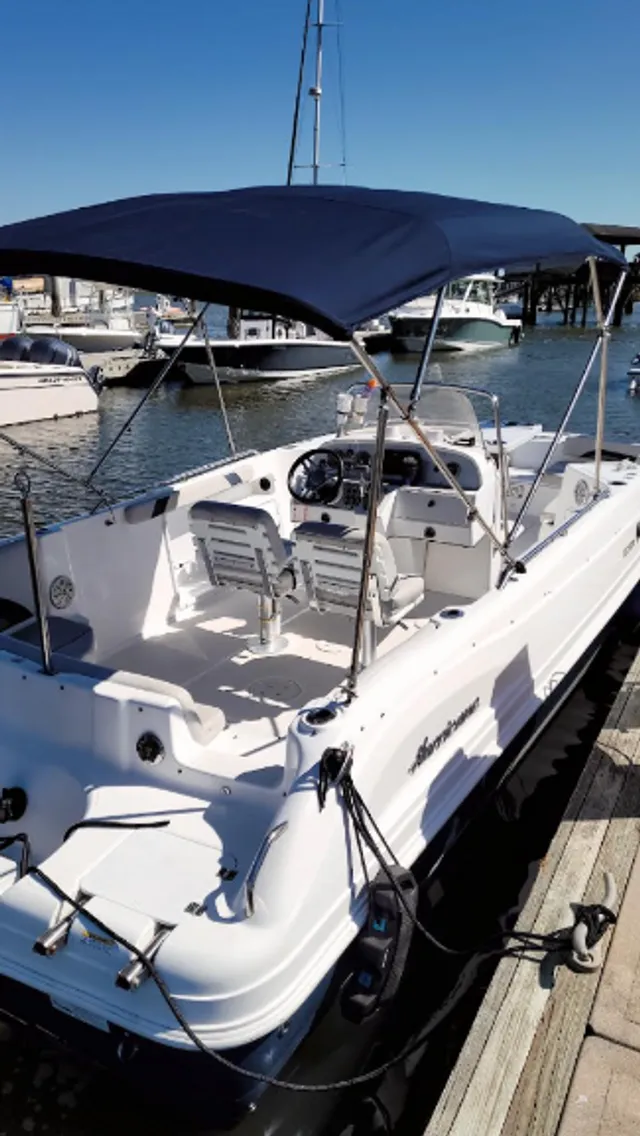 Rent a Hurricane motor yacht in Savannah, GA near me