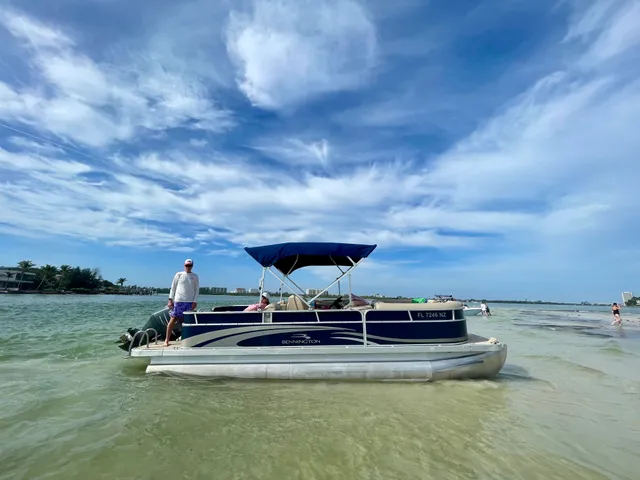Rent a Bennington Marine pontoon in Sarasota, FL near me