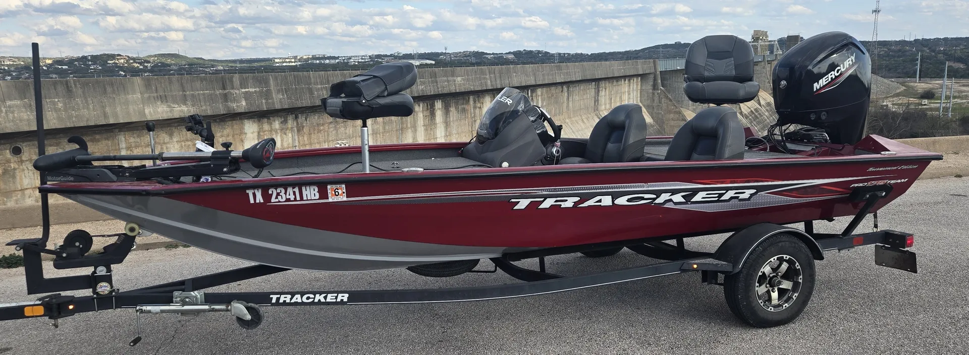 Tracker 175 Pro Team in Burnet, TX — photo 3