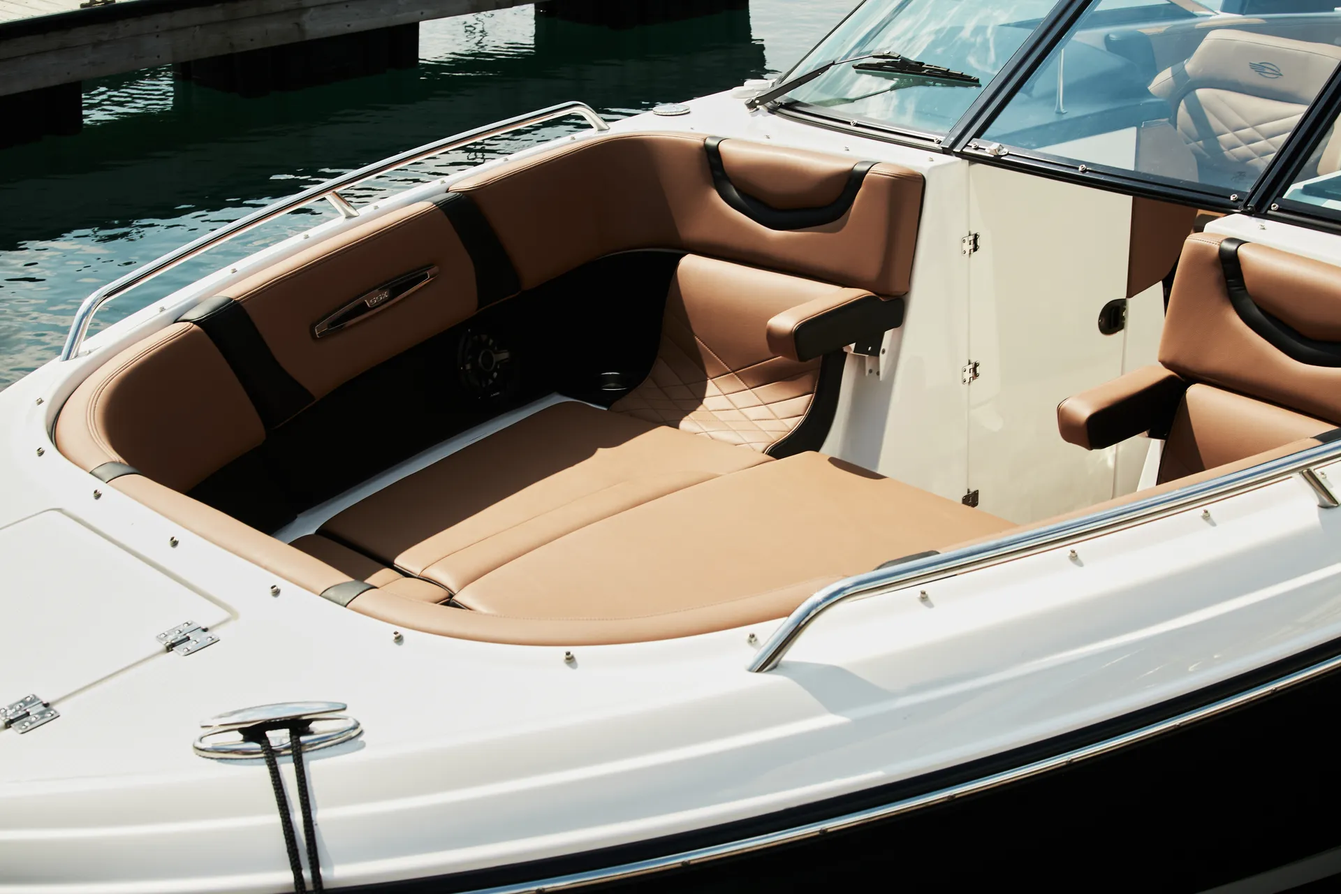 Cruise on the New and Luxurious 2024 Chaparral 30' Yacht!!!