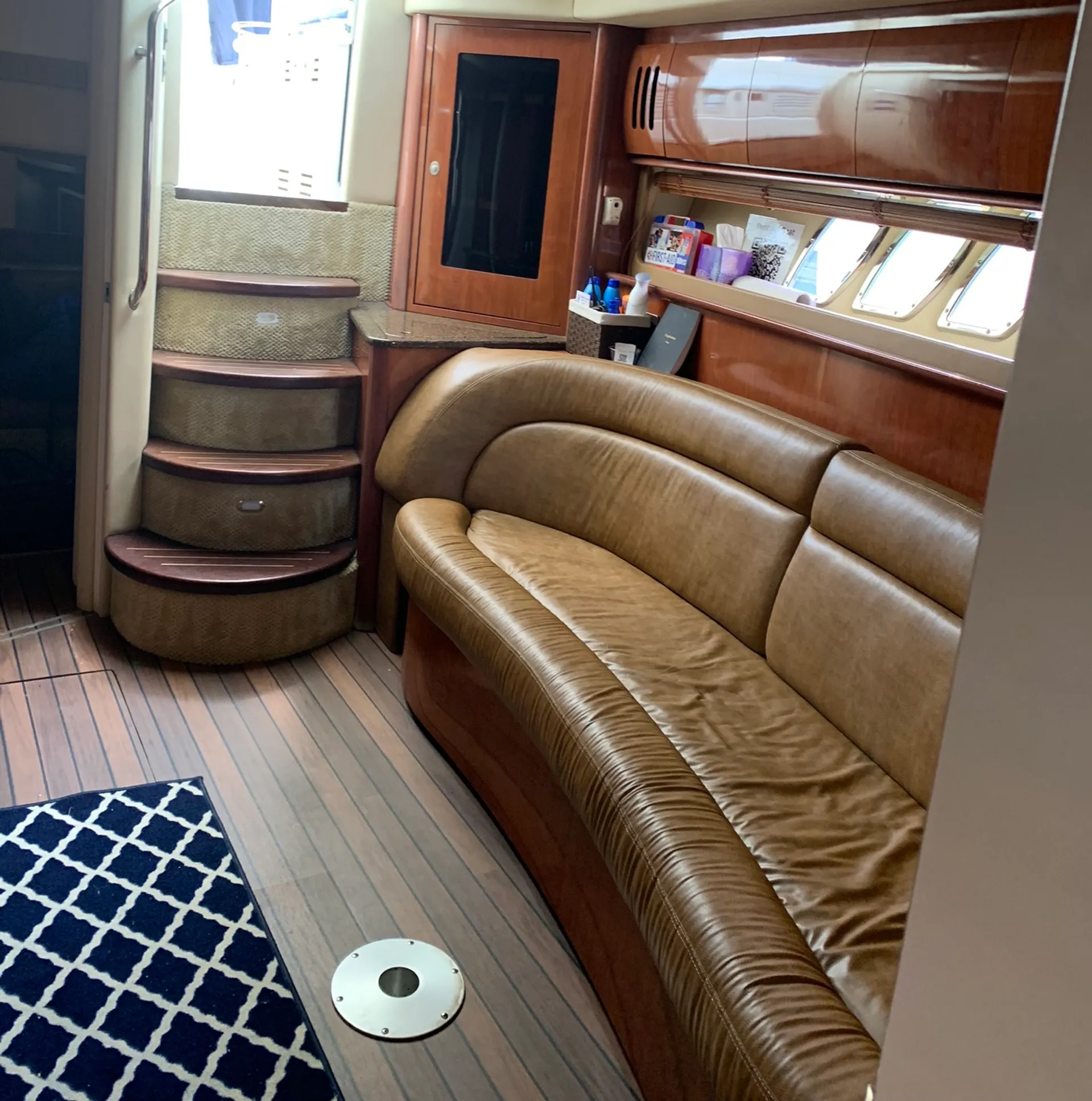 Sea Ray Boats 440 Sundancer in Chicago, IL — photo 6