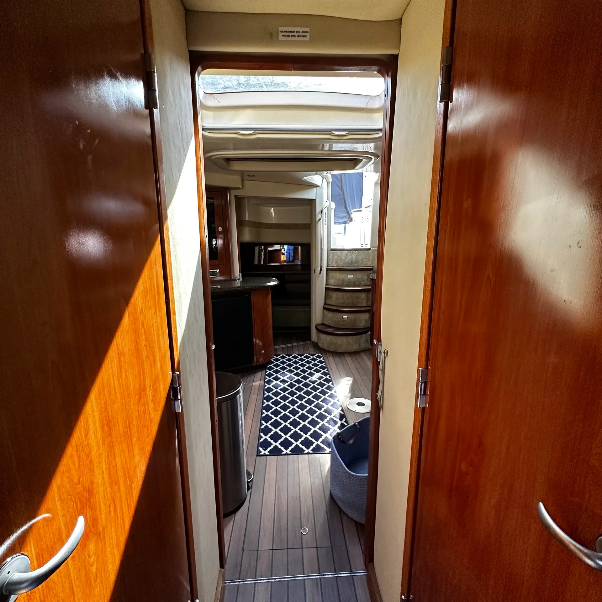 Sea Ray Boats 440 Sundancer in Chicago, IL — photo 10