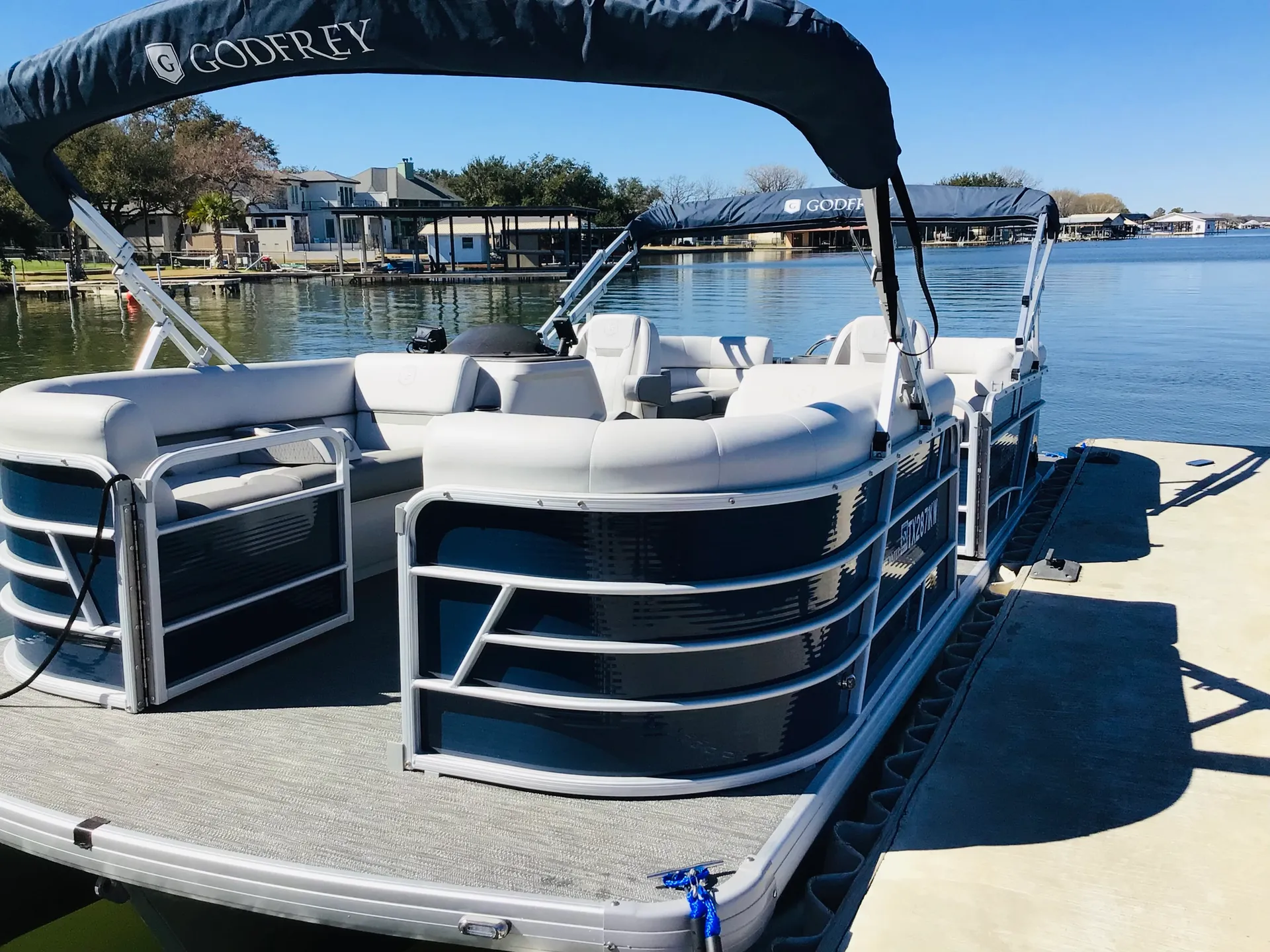 Lots of shade on this Sweetwater tritoon!!