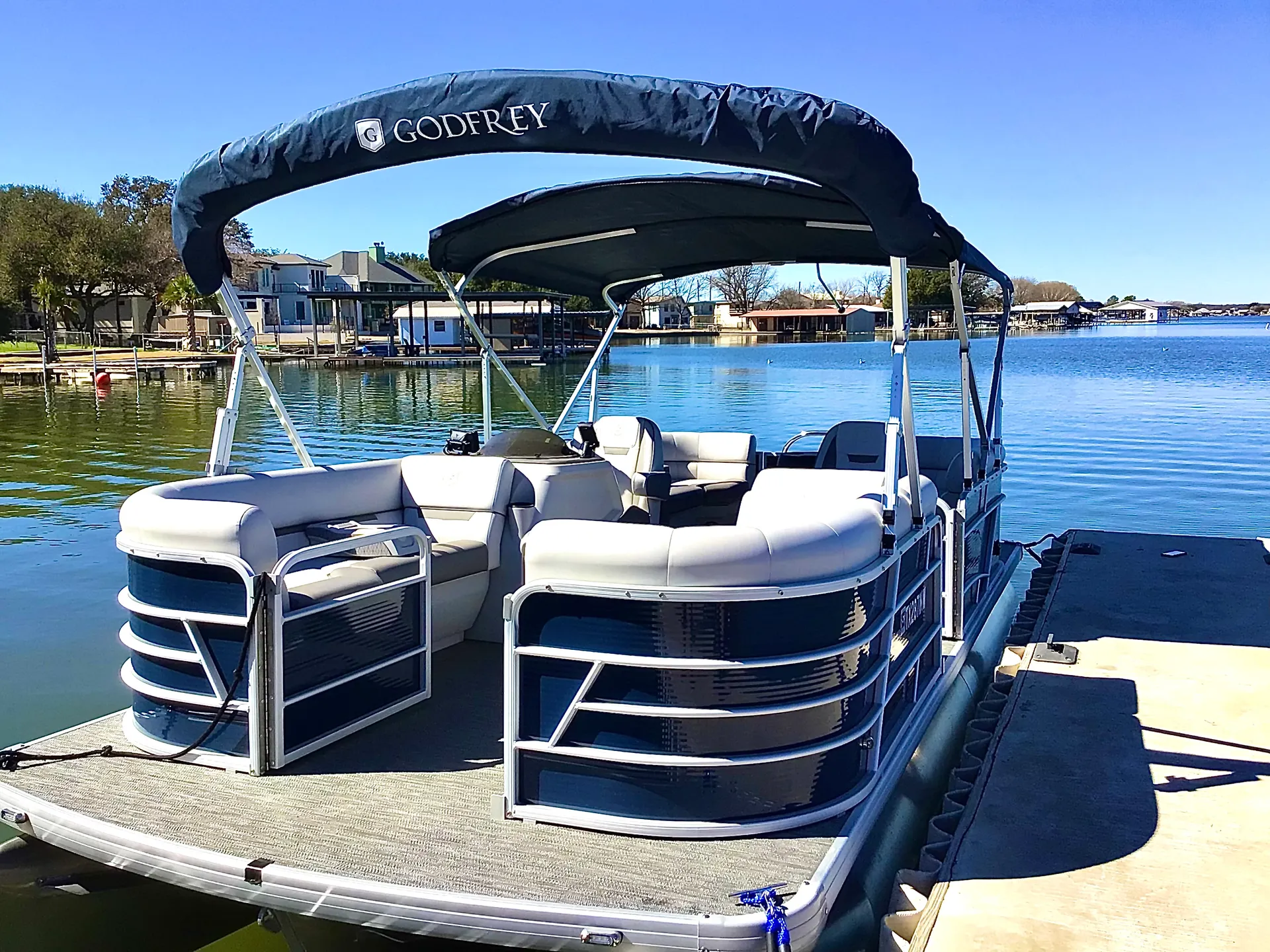 Lots of shade on this Sweetwater tritoon!!