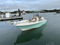 Explore Charleston on a 22' Pioneer Bay Sport