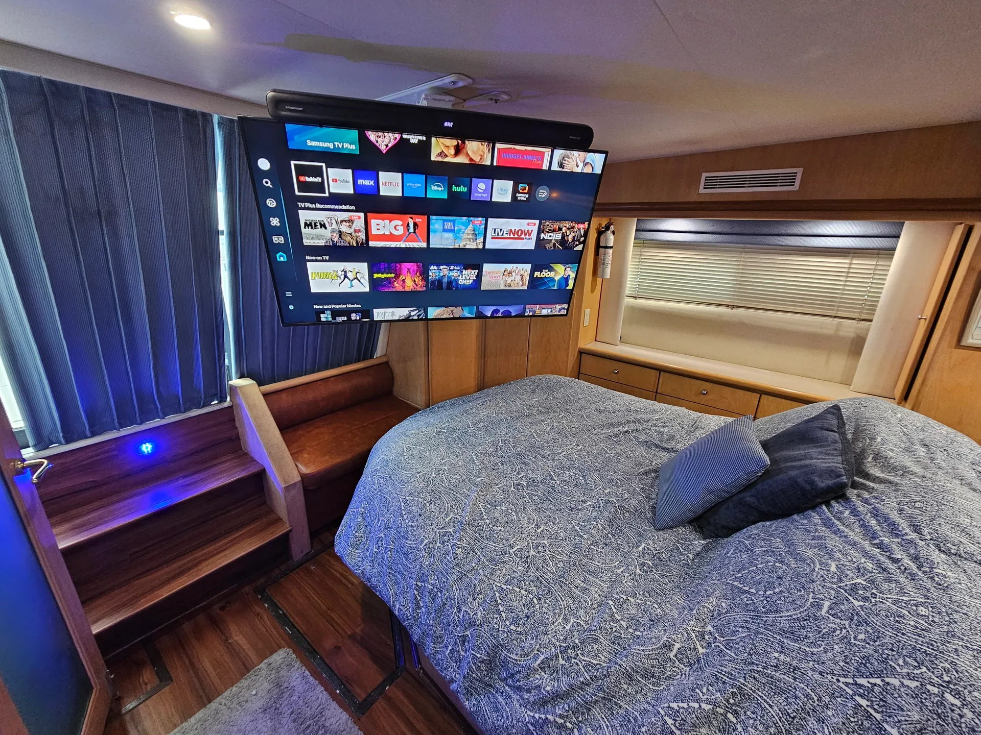 Good Girl - 50' Carver Cockpit Motoryacht