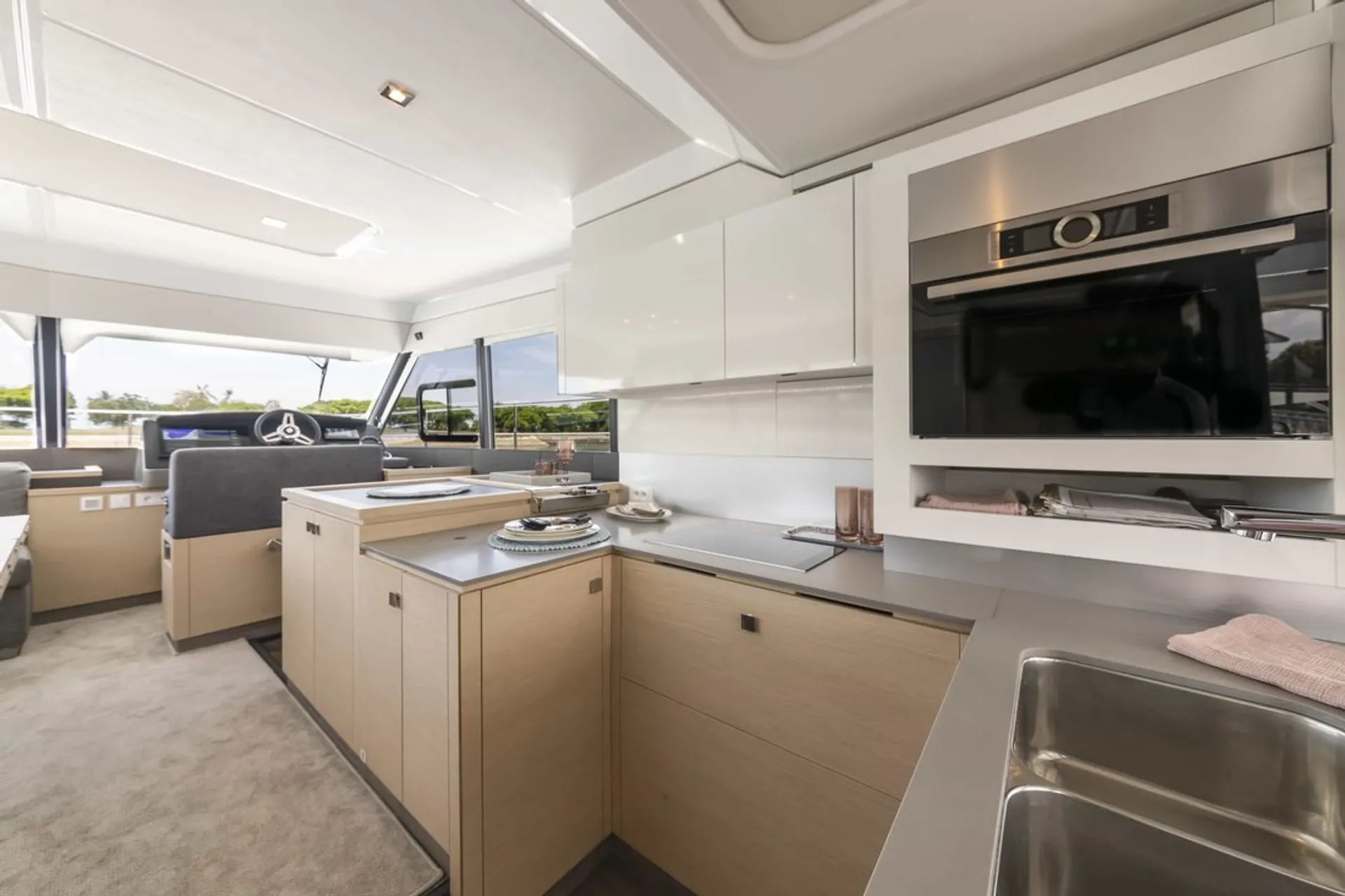 Congetta | Three-Level Luxury Power Catamaran – Vinoy Marina