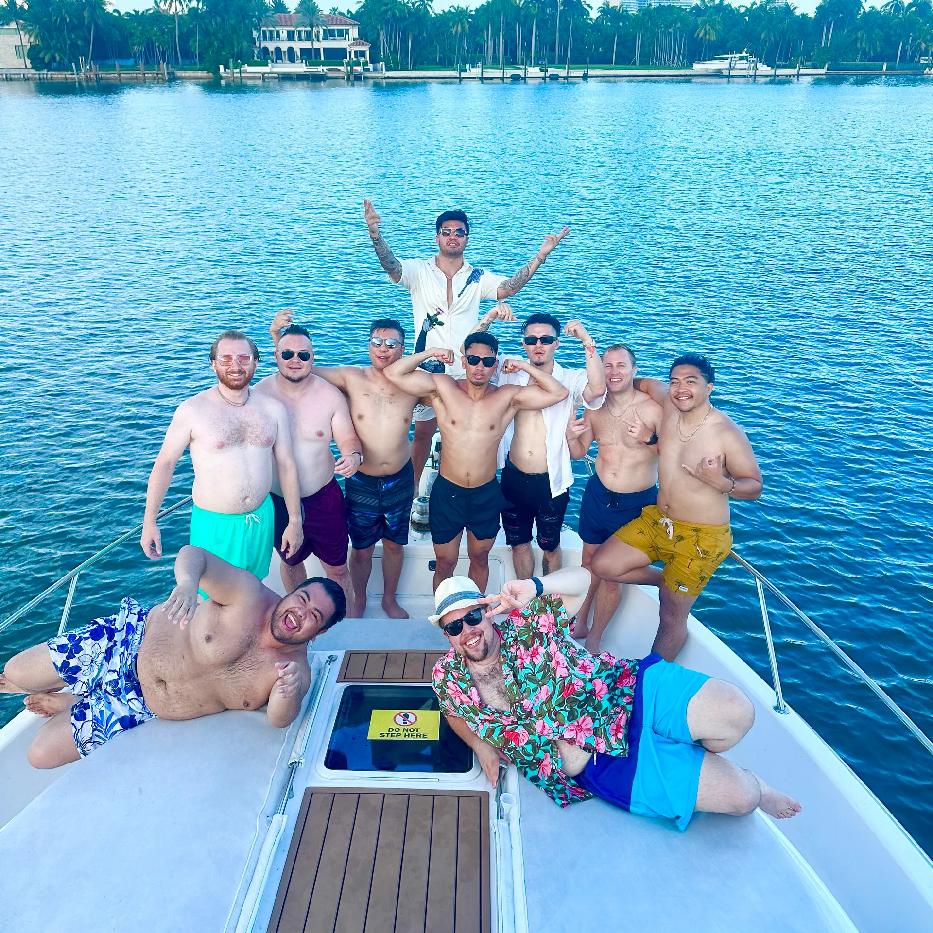 FREE HOUR ! 50' SEA RAY YACHT RENTAL, MIAMI FL (NO HIDDEN FEES) 