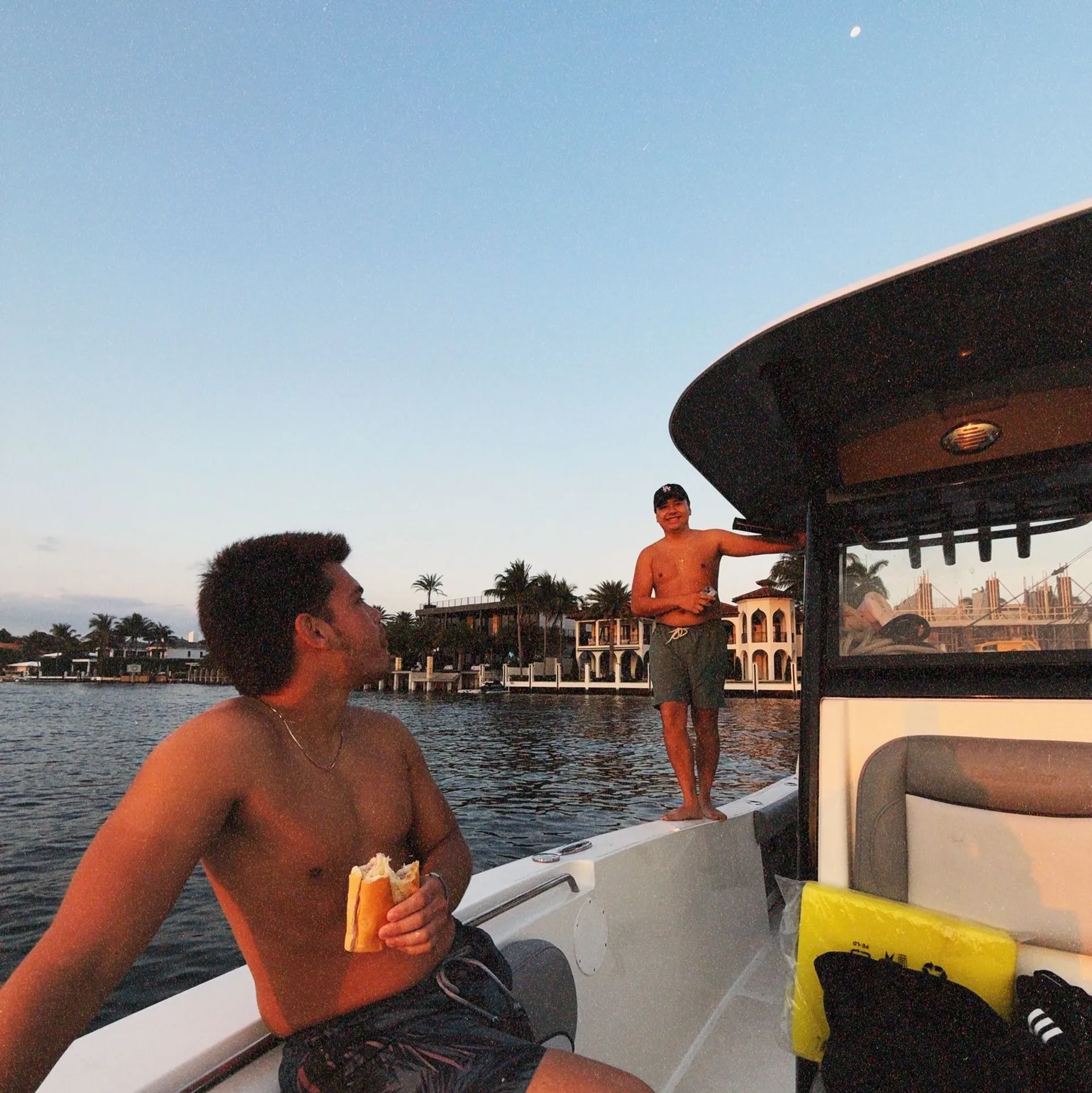 25-Foot Center Console Boat for Ultimate Maritime Adventures