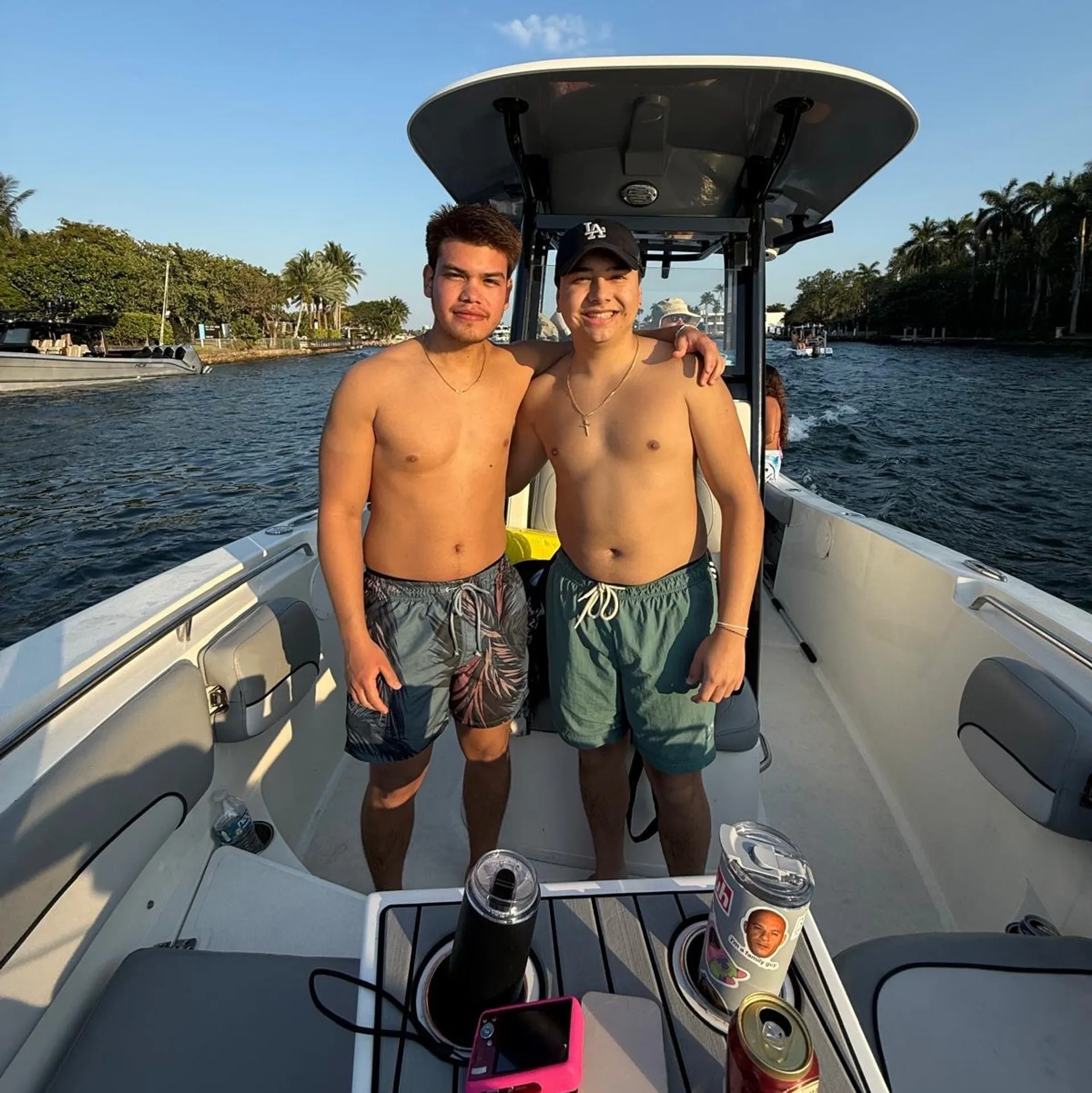 25-Foot Center Console Boat for Ultimate Maritime Adventures