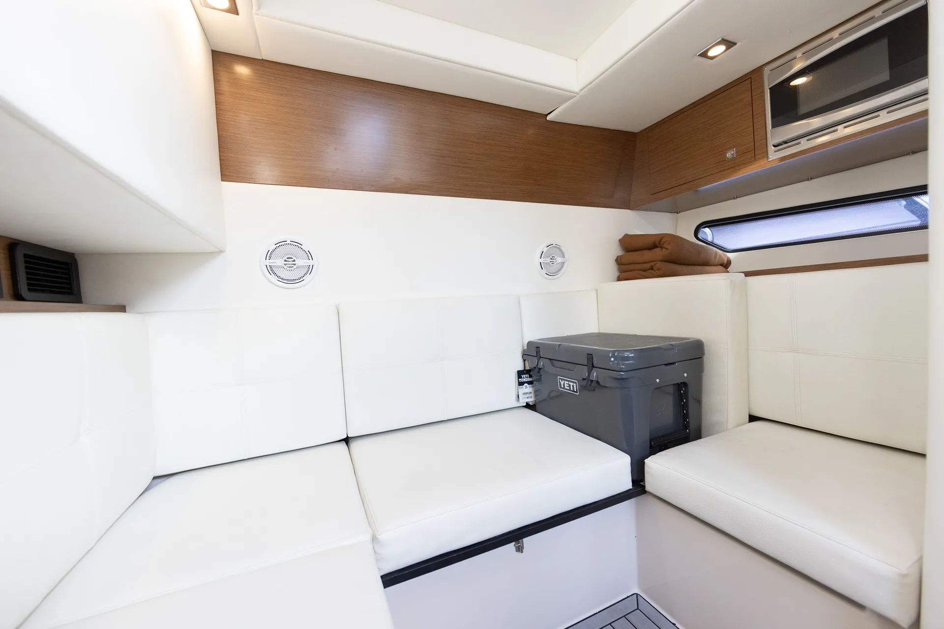 35ft Luxury Sport Yacht Charter In Newport Beach