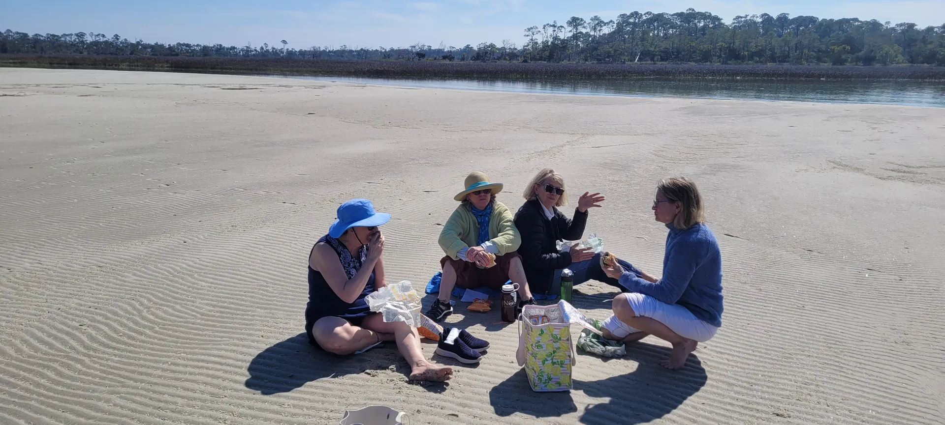 Spacious 24ft Central Console Deck Boat – Perfect for Your Next Advent