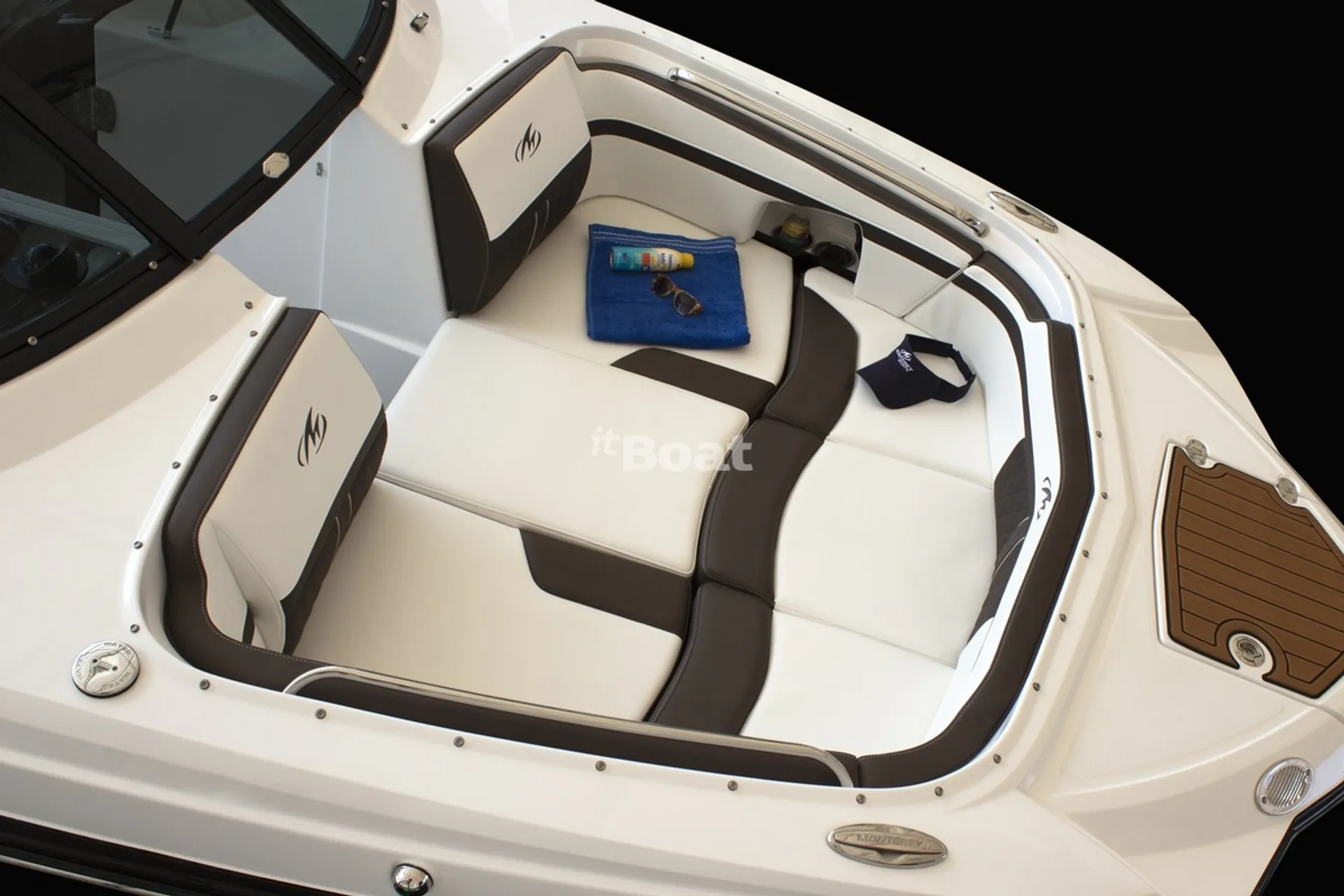 New Monterey M4 24 Ft Lake Minnetonka ~Ski/Tube/Wake-board 