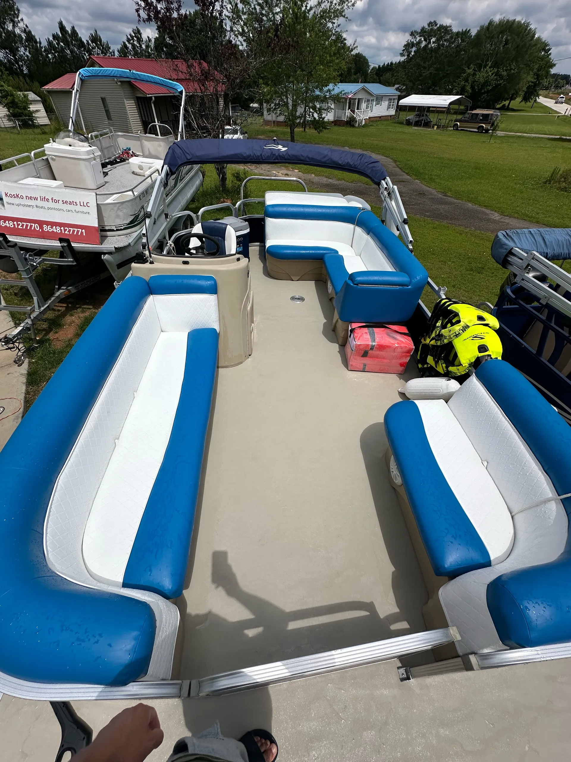 Cruise in Comfort & Style on a Bennington 20SLI Pontoon!